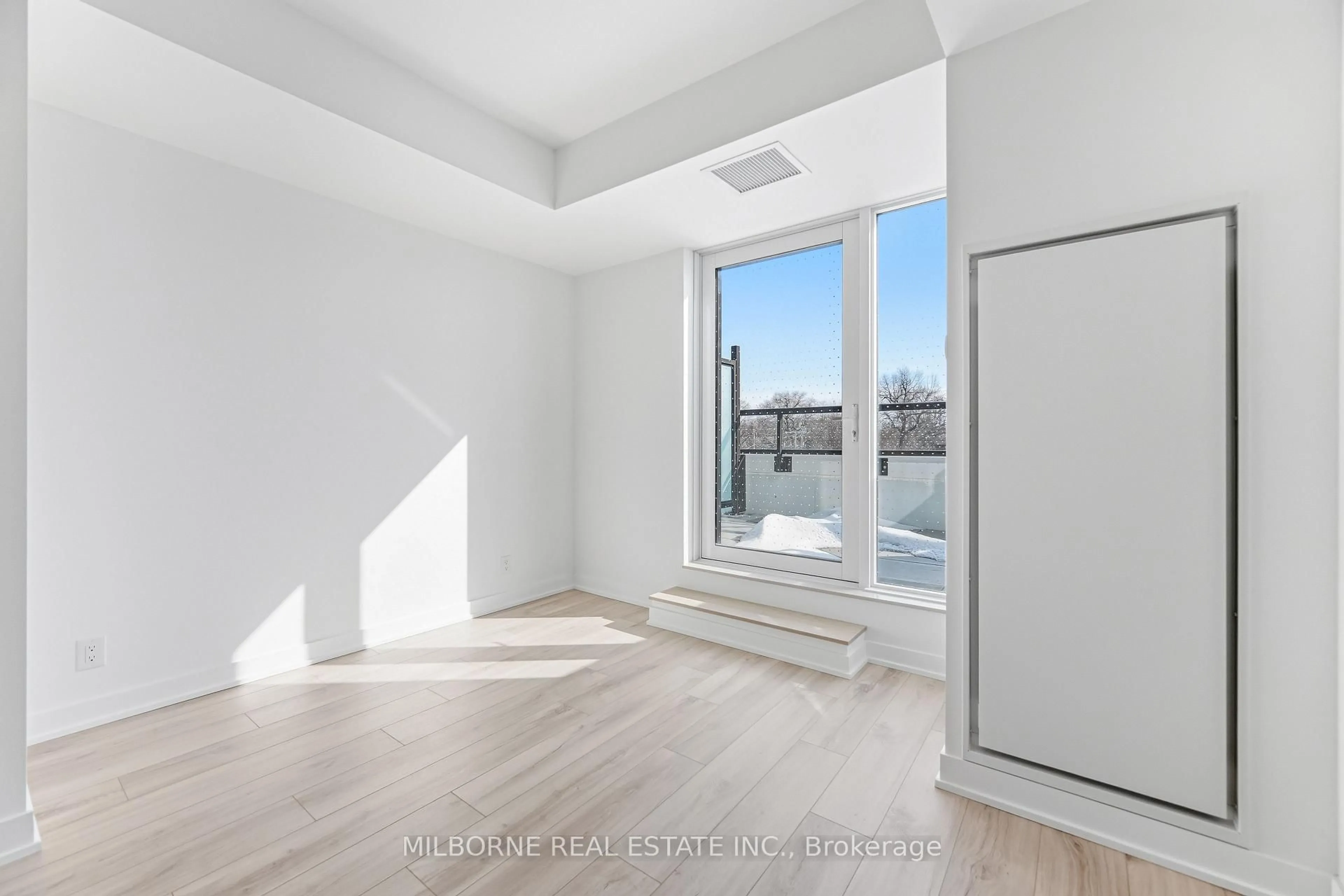 A pic of a room for 1660 Bloor St #510, Toronto Ontario M6P 1A8