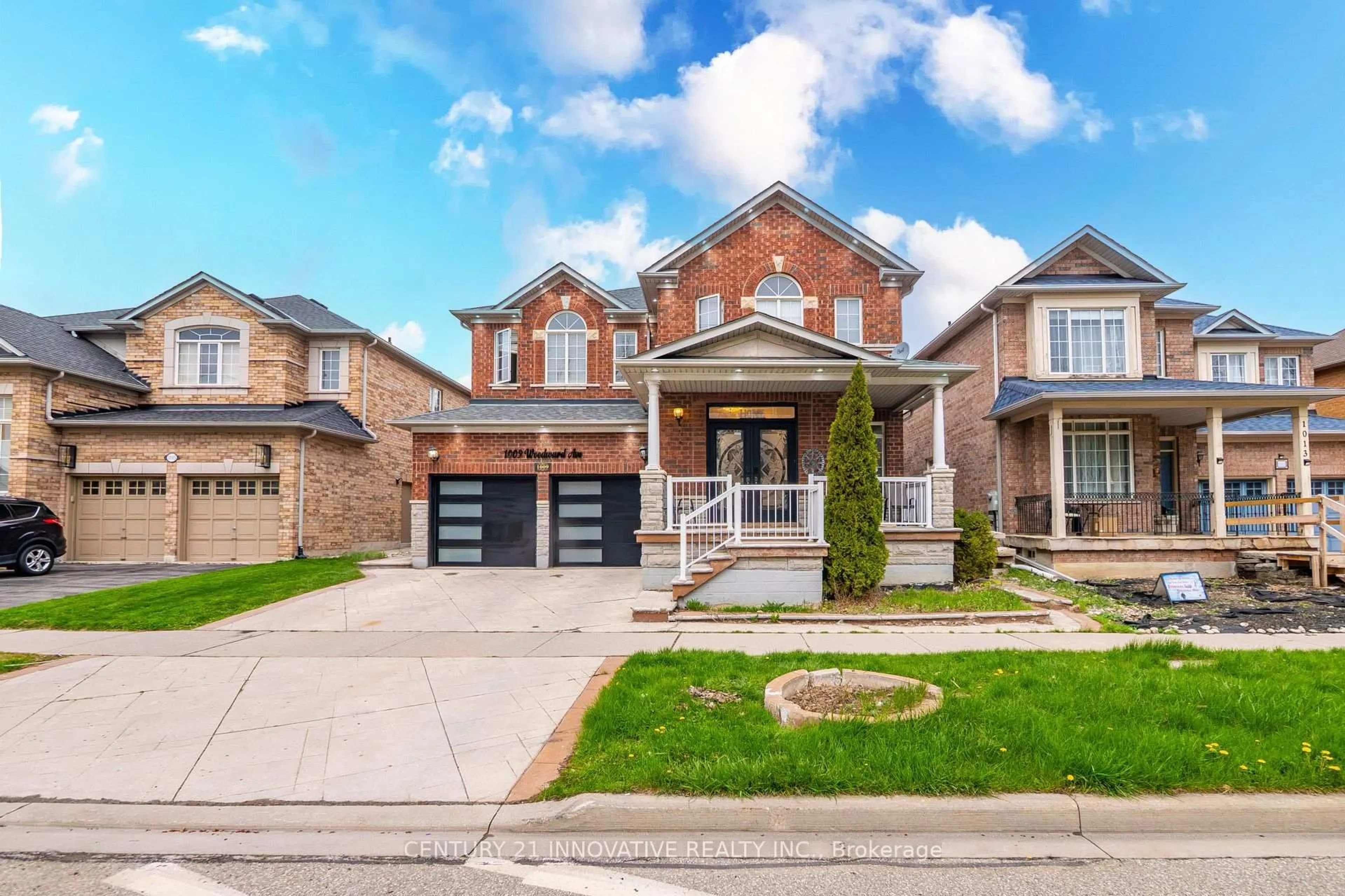 Home with brick exterior material, street for 1009 Woodward Ave, Milton Ontario L9T 5Y2