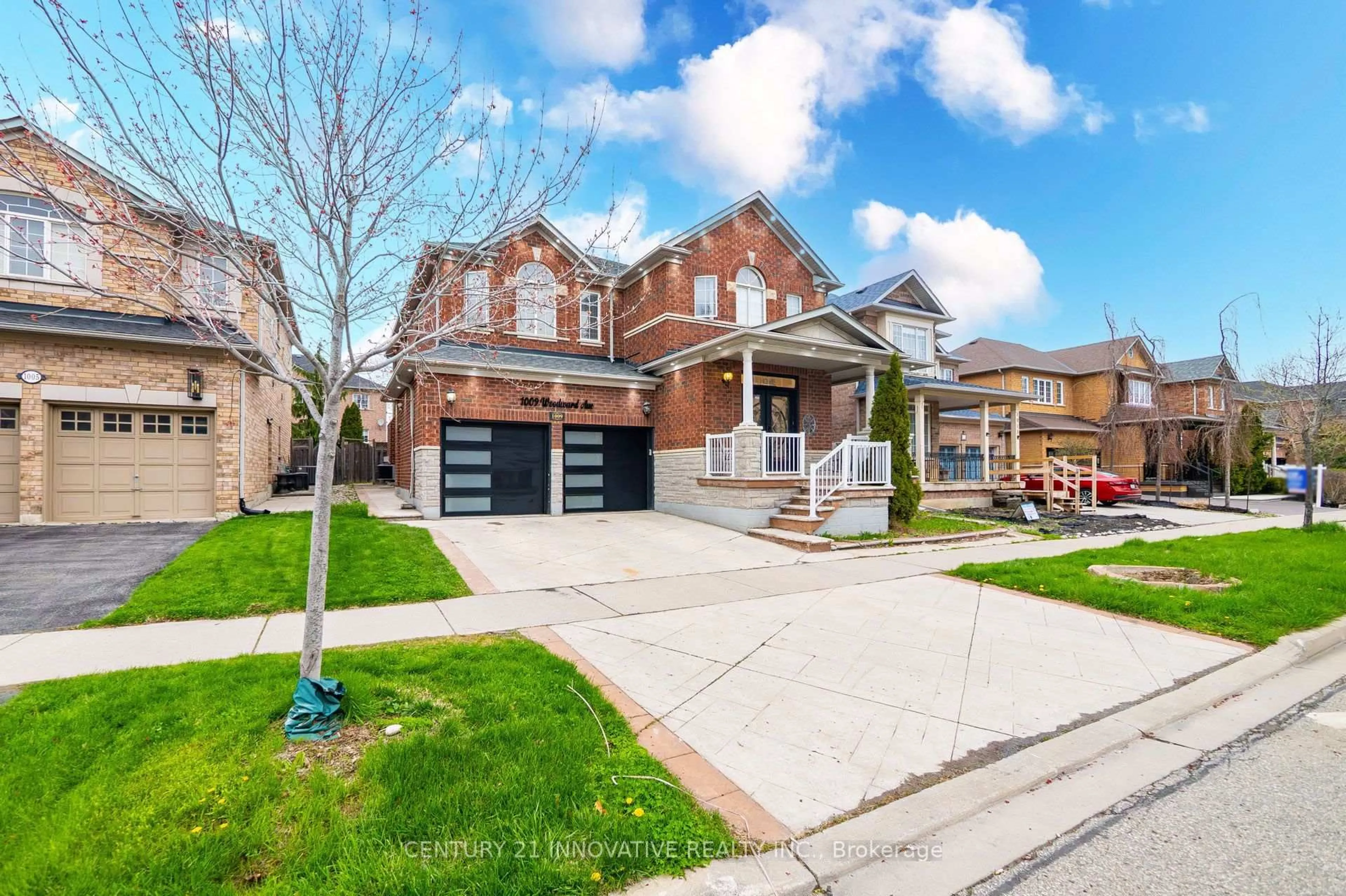 Home with brick exterior material, street for 1009 Woodward Ave, Milton Ontario L9T 5Y2