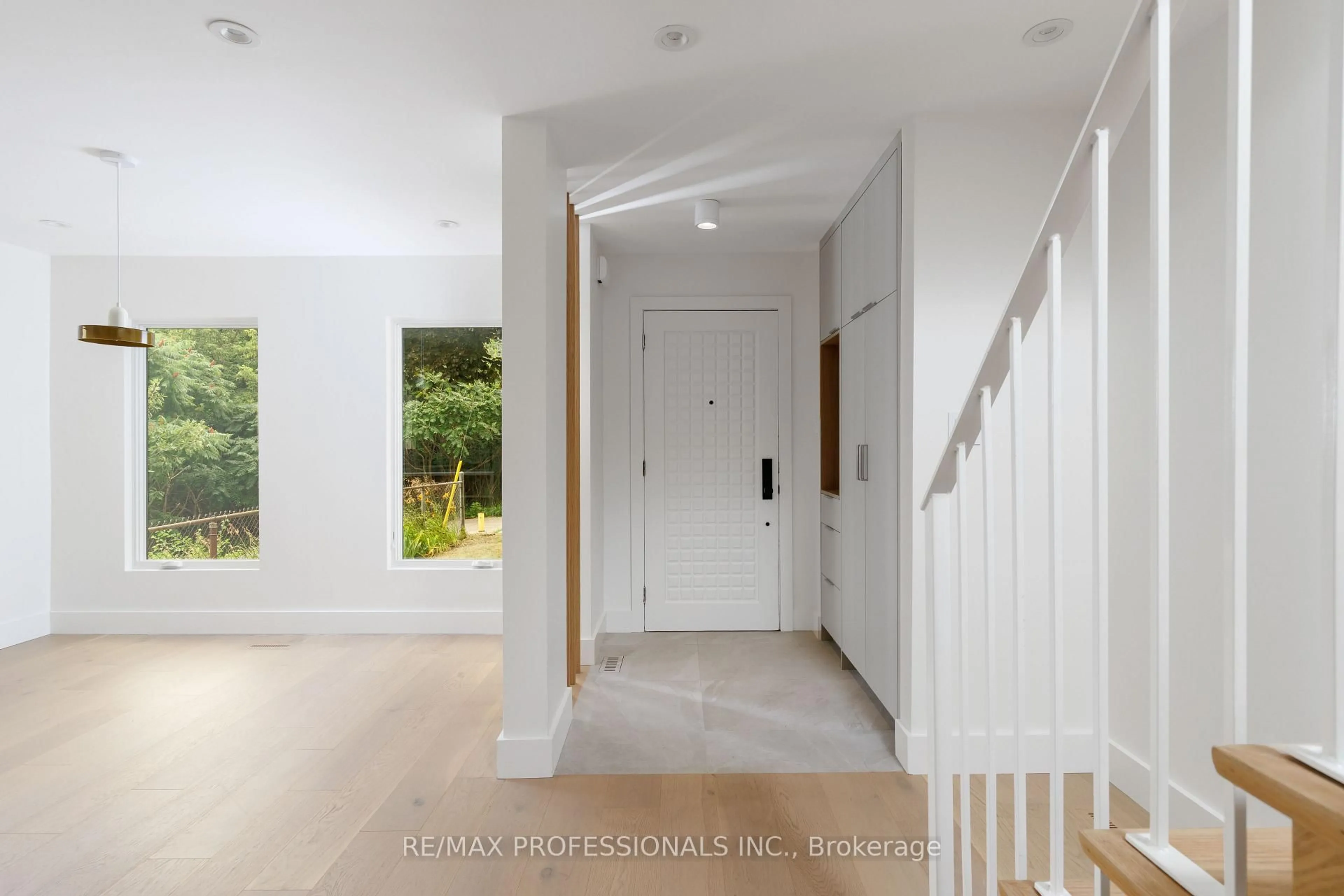 Indoor entryway for 19 Arnold Ave, Toronto Ontario M6N 4M8