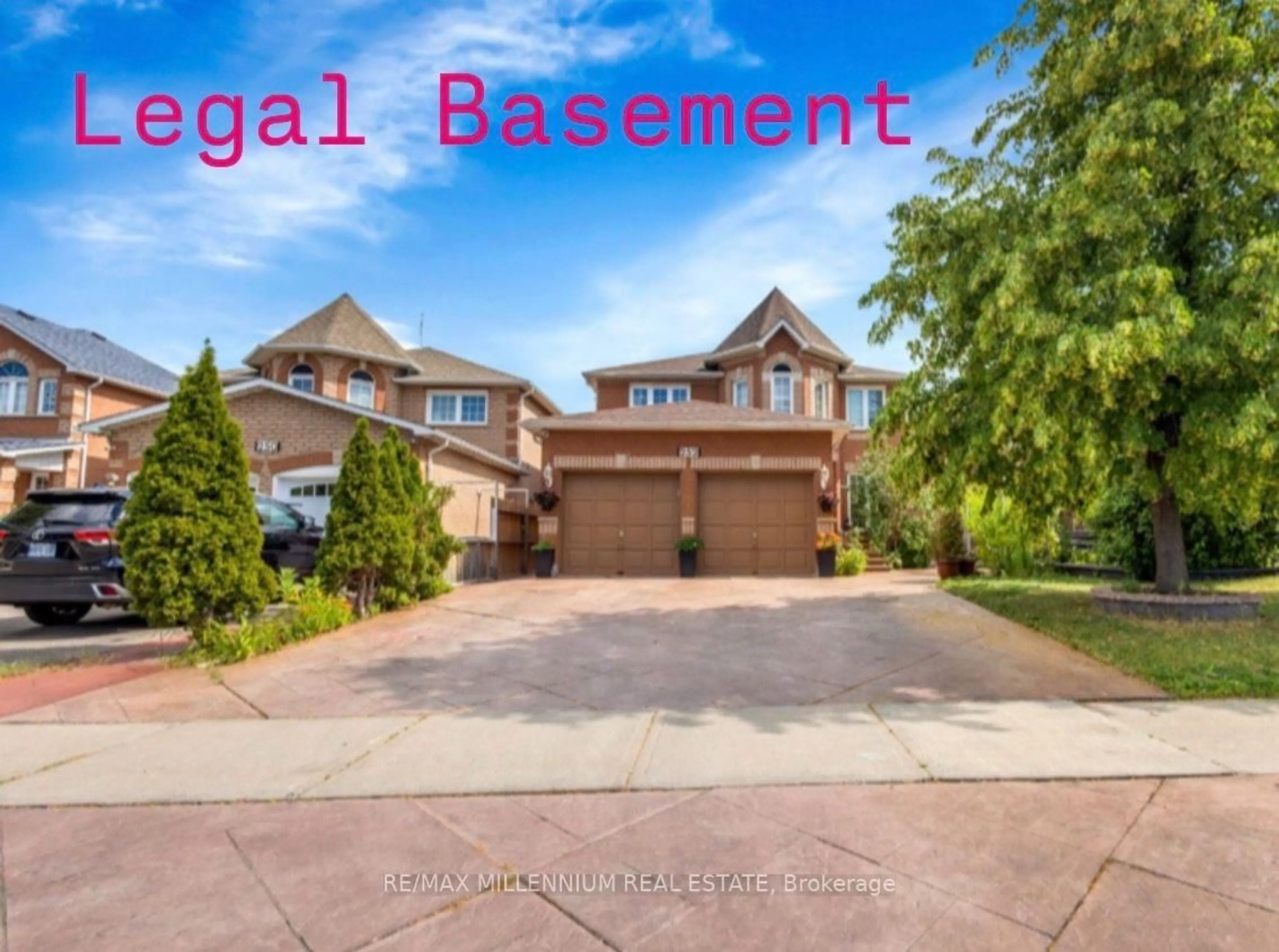 A pic from outside/outdoor area/front of a property/back of a property/a pic from drone, street for 252 Mountainberry Rd, Brampton Ontario L6R 1H9