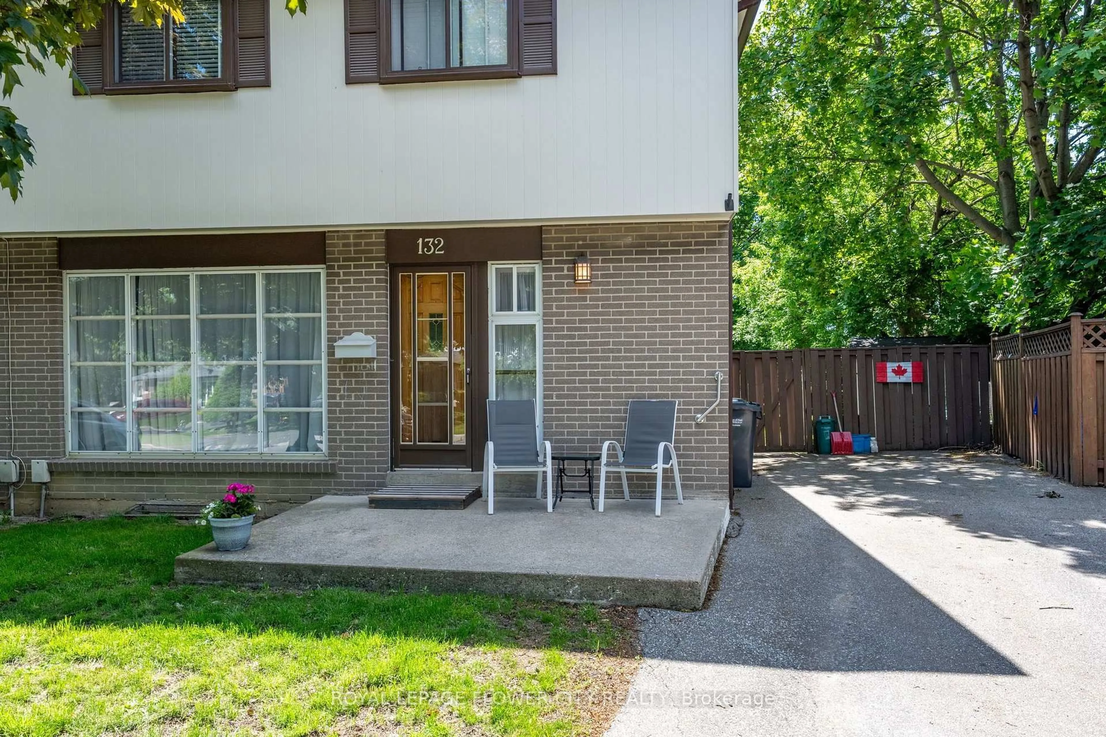 Patio, street for 132 Fallingdale Cres, Brampton Ontario L6T 3J6