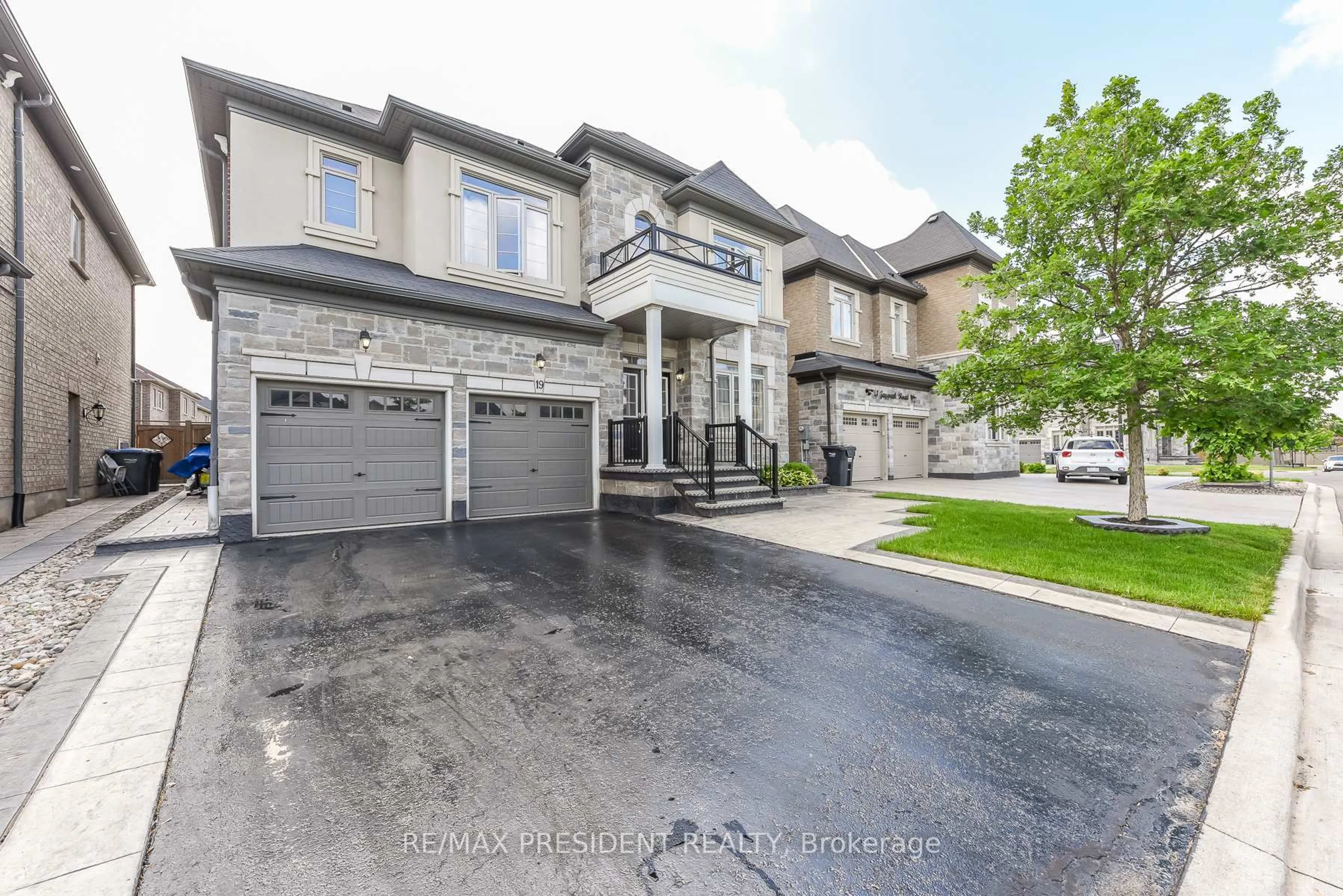 Home with brick exterior material, street for 19 Jaypeak Rd, Brampton Ontario L6P 4J8