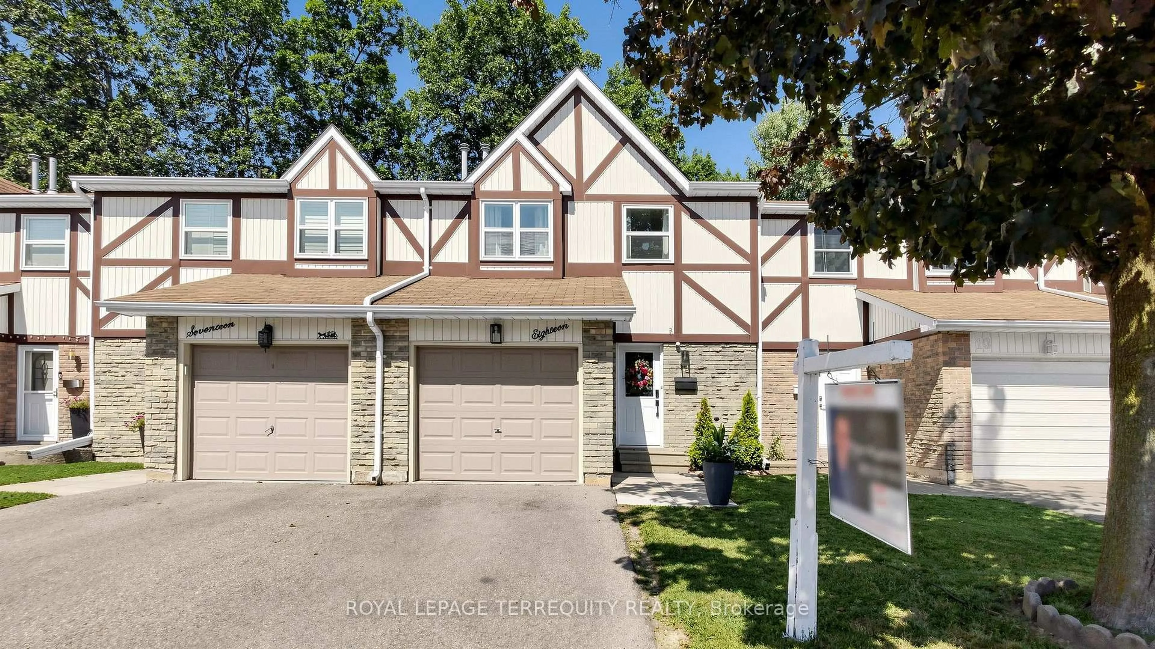 Home with vinyl exterior material, street for 18 Morley Cres #18, Brampton Ontario L6S 3K8