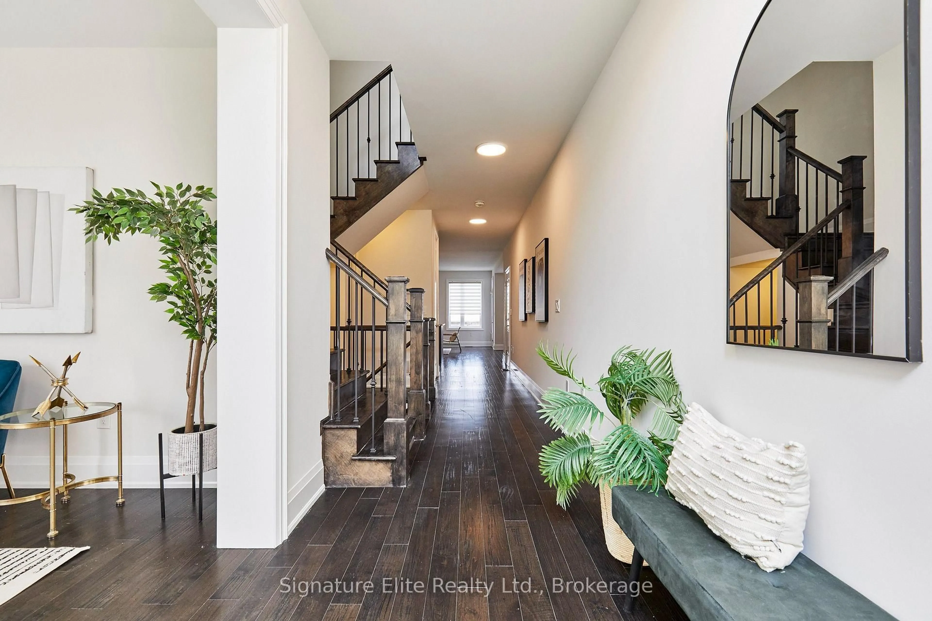 Indoor entryway for 30 Stanley Greene Blvd, Toronto Ontario M3K 0A9