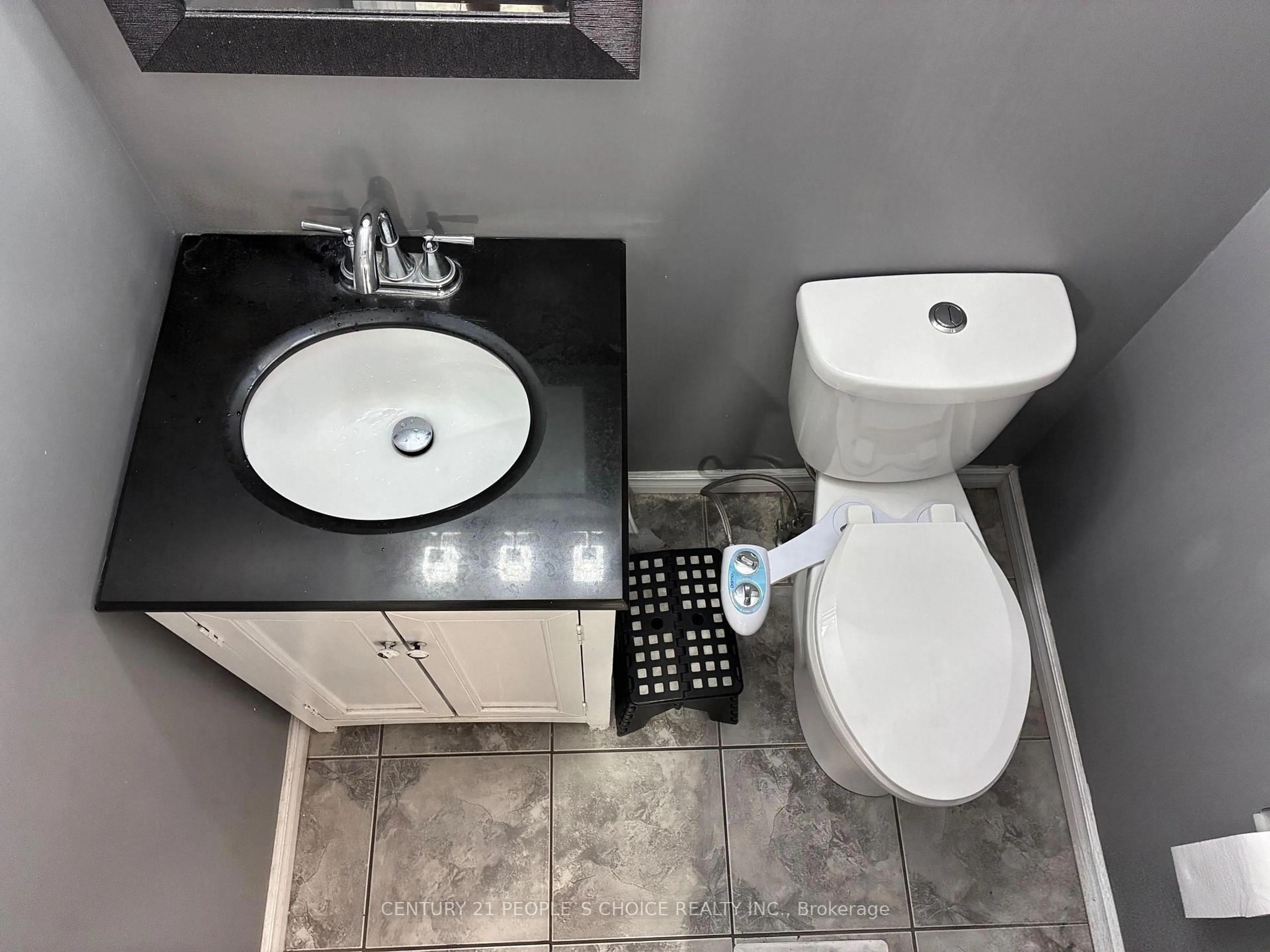 Standard bathroom, ceramic/tile floor for 169 Baronwood Crt #169, Brampton Ontario L6V 3H8