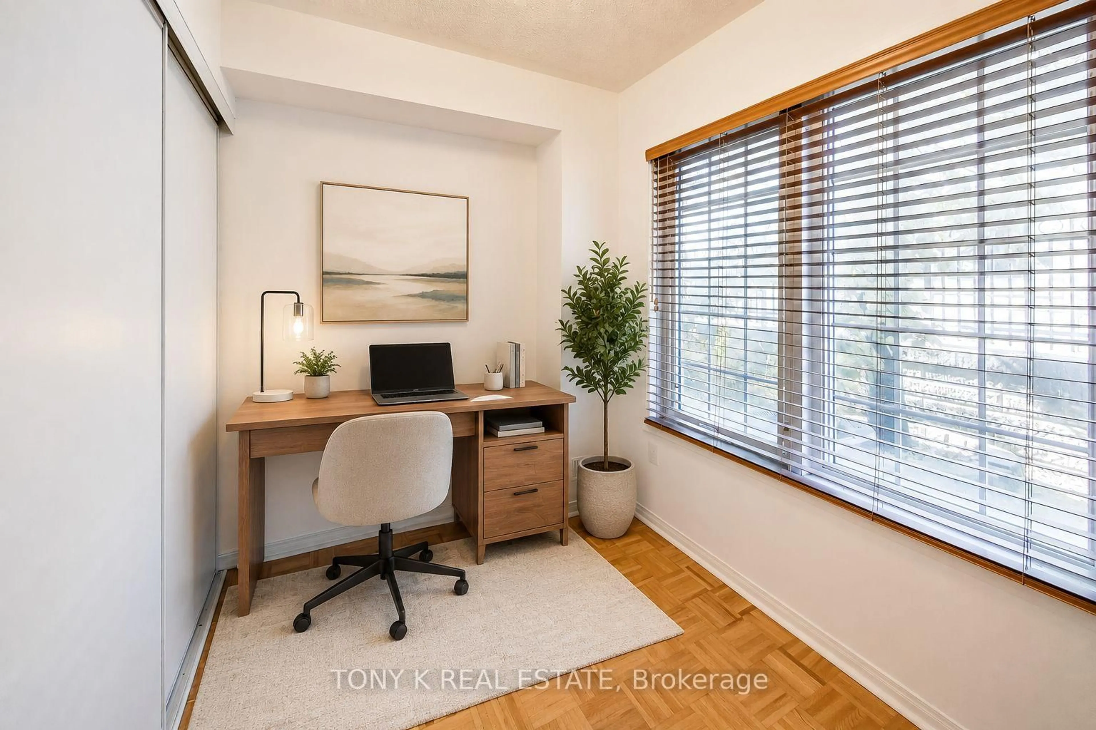 A pic of a room for 45 Weston Rd, Toronto Ontario M6N 5H3