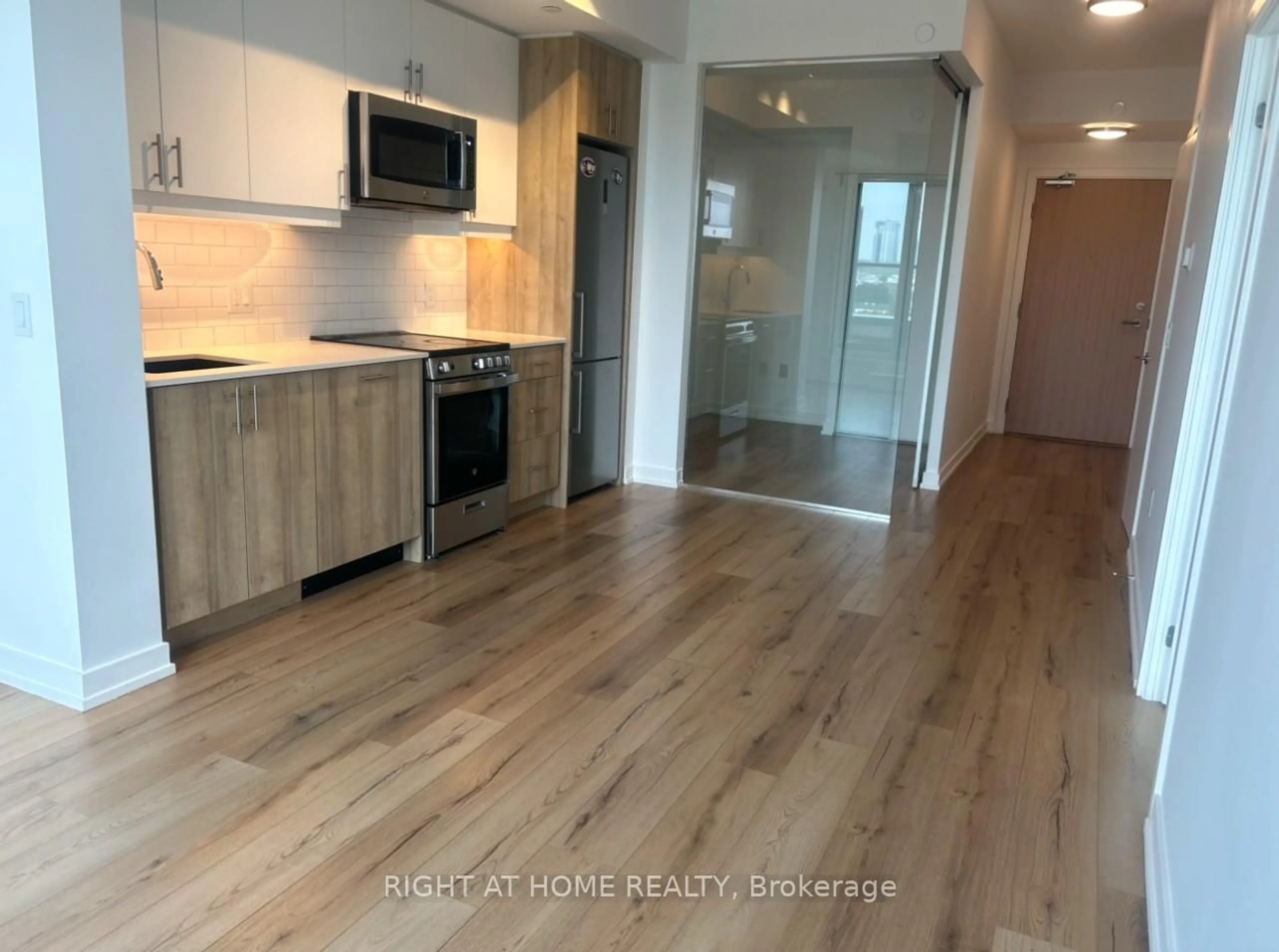 Unknown for 1195 The Queensway #704, Toronto Ontario M8Z 0H1