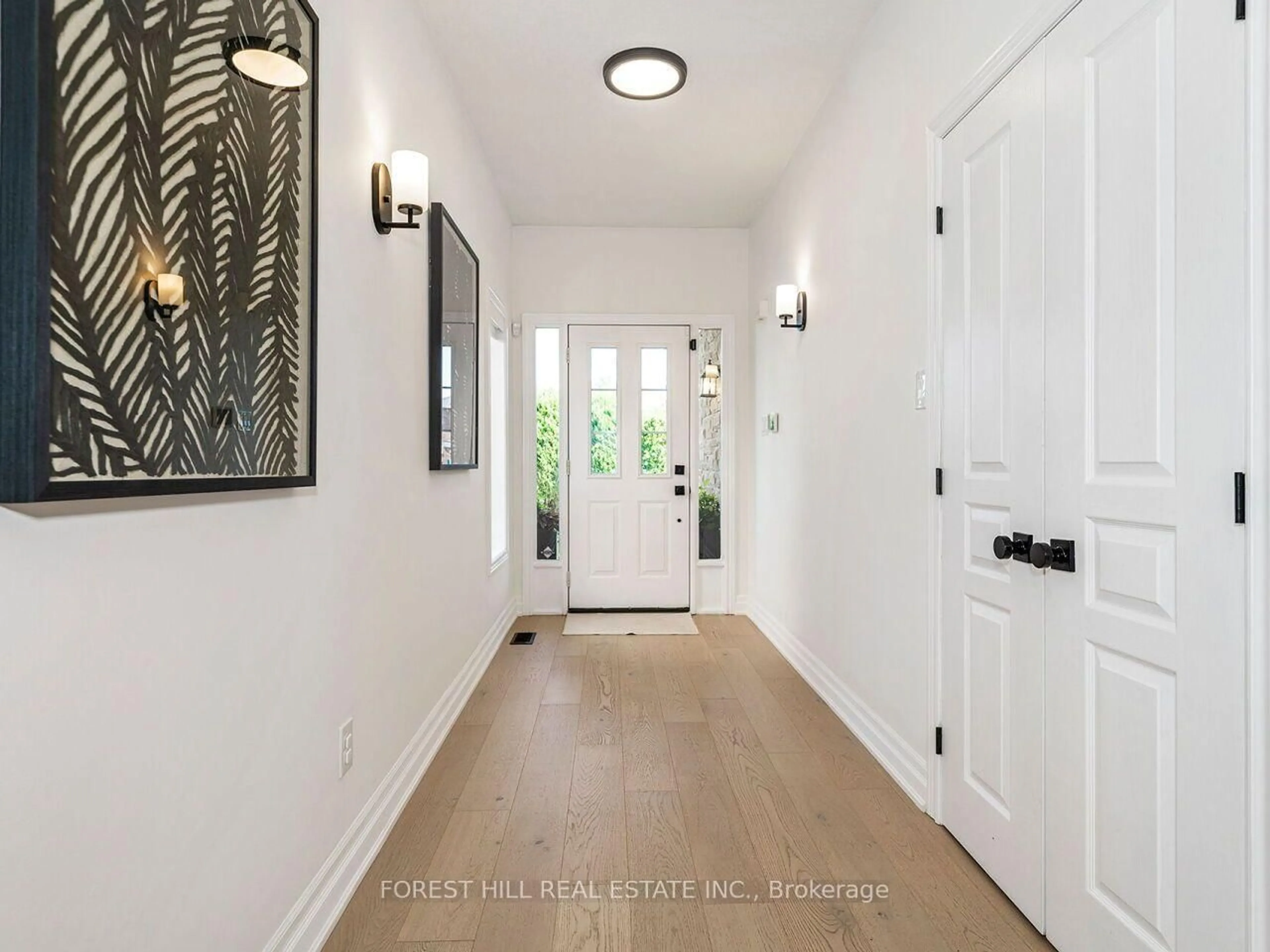 Indoor entryway for 2169 Orchard Rd #38, Burlington Ontario L7L 7J1