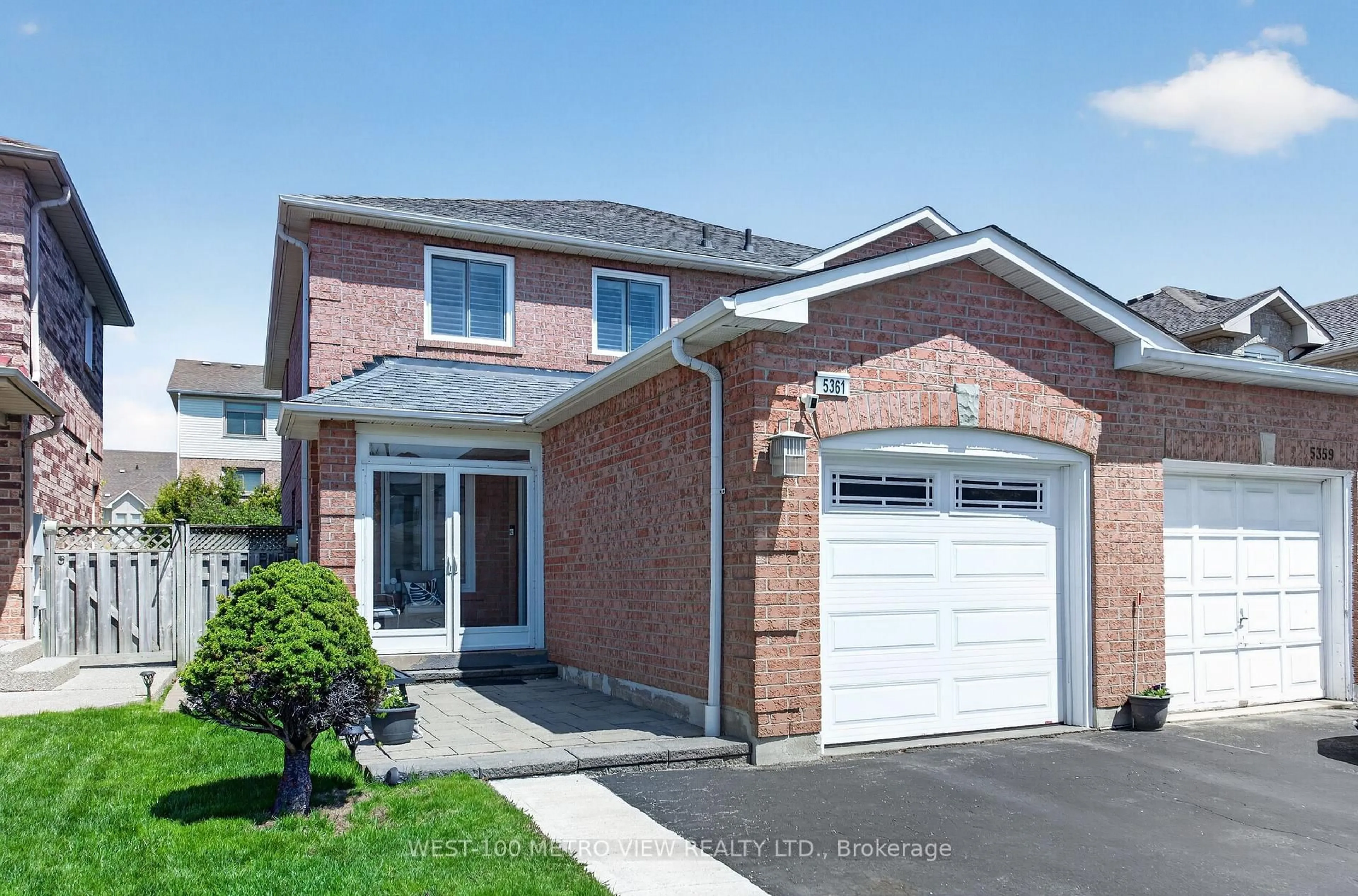 Home with brick exterior material, street for 5361 Bullrush Dr, Mississauga Ontario L5V 2C1