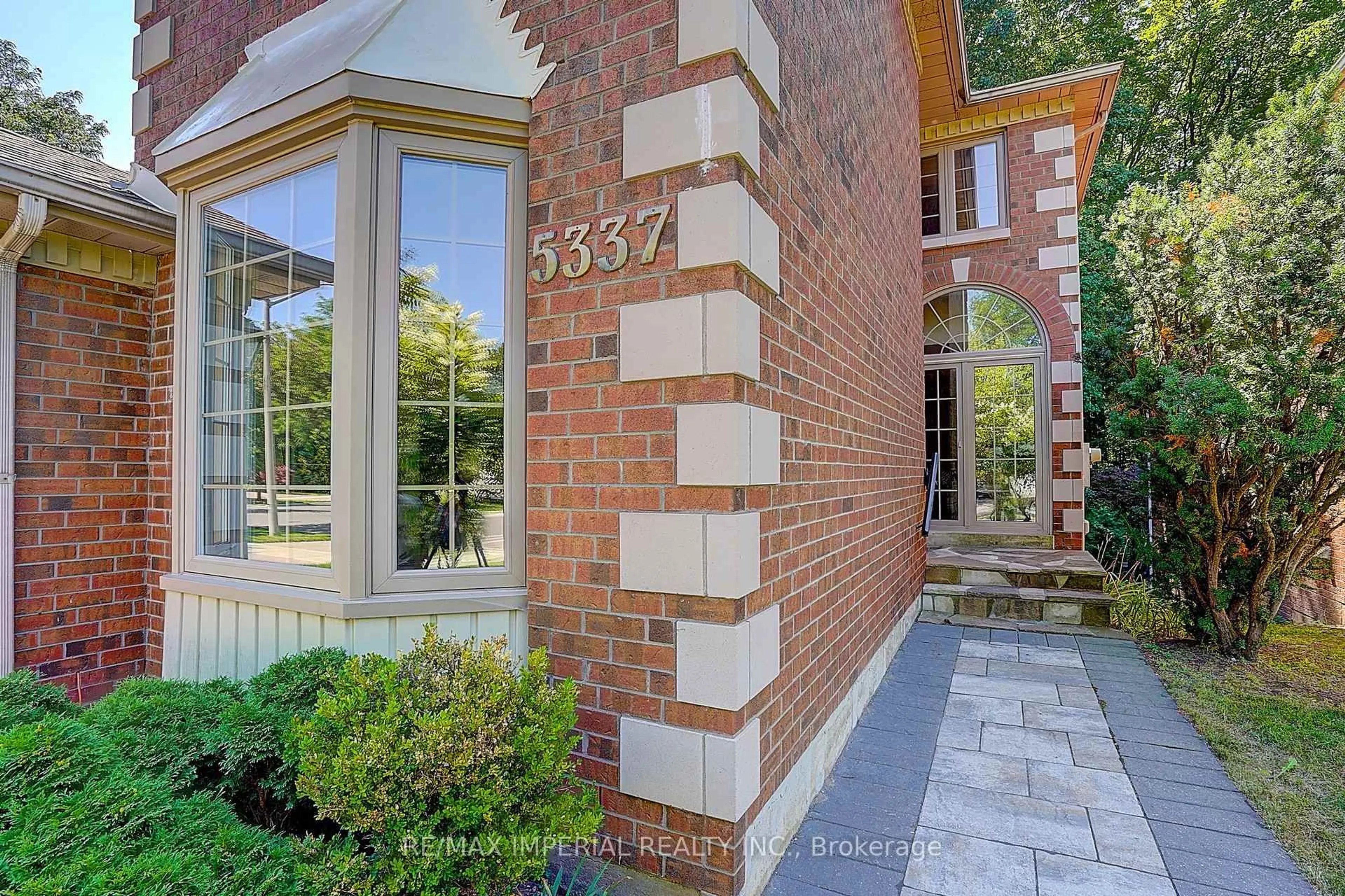 Home with brick exterior material, street for 5337 Champlain Tr, Mississauga Ontario L5R 2Y6