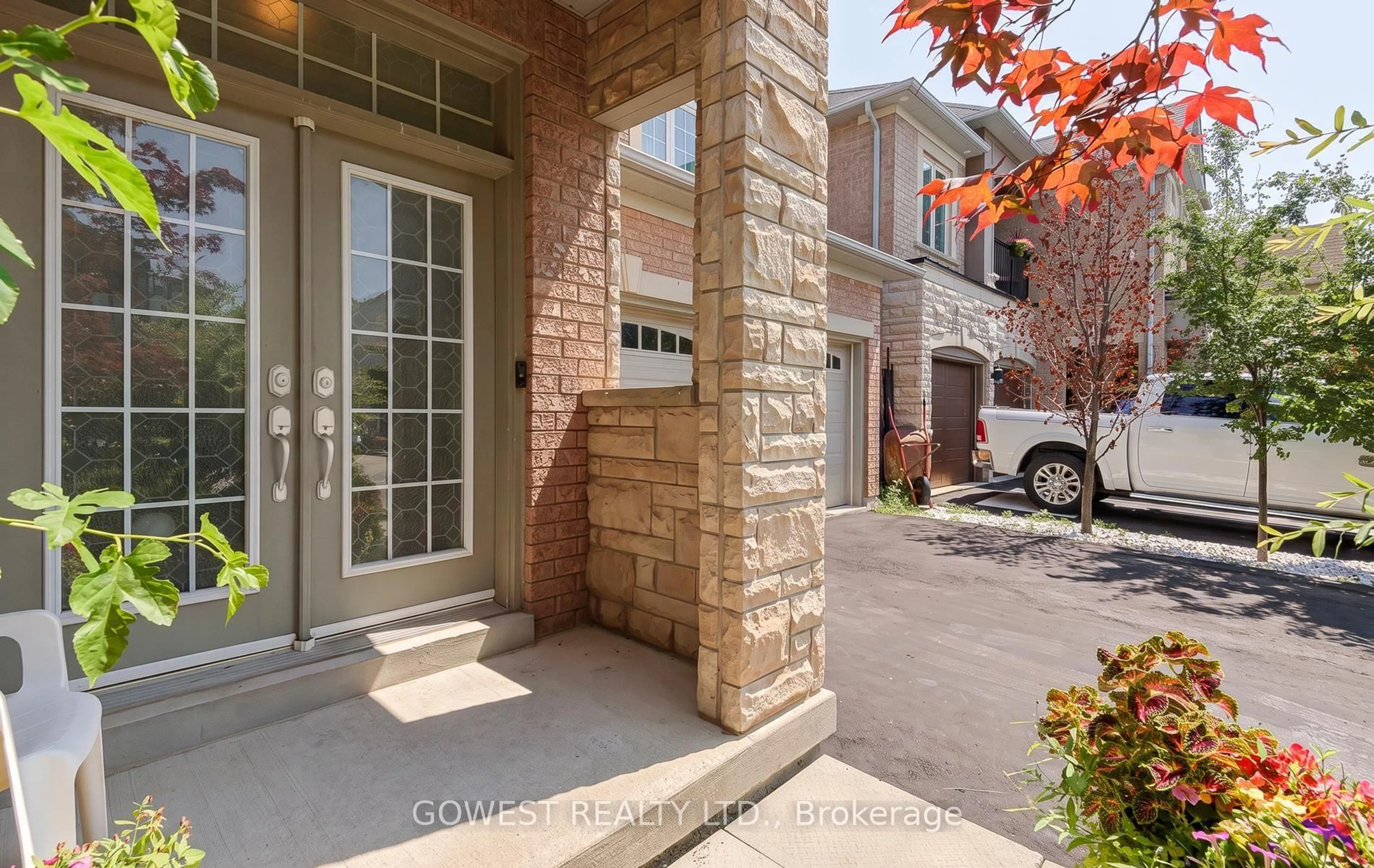 Home with brick exterior material, street for 3045 Ferguson Dr, Burlington Ontario L7M 0G5