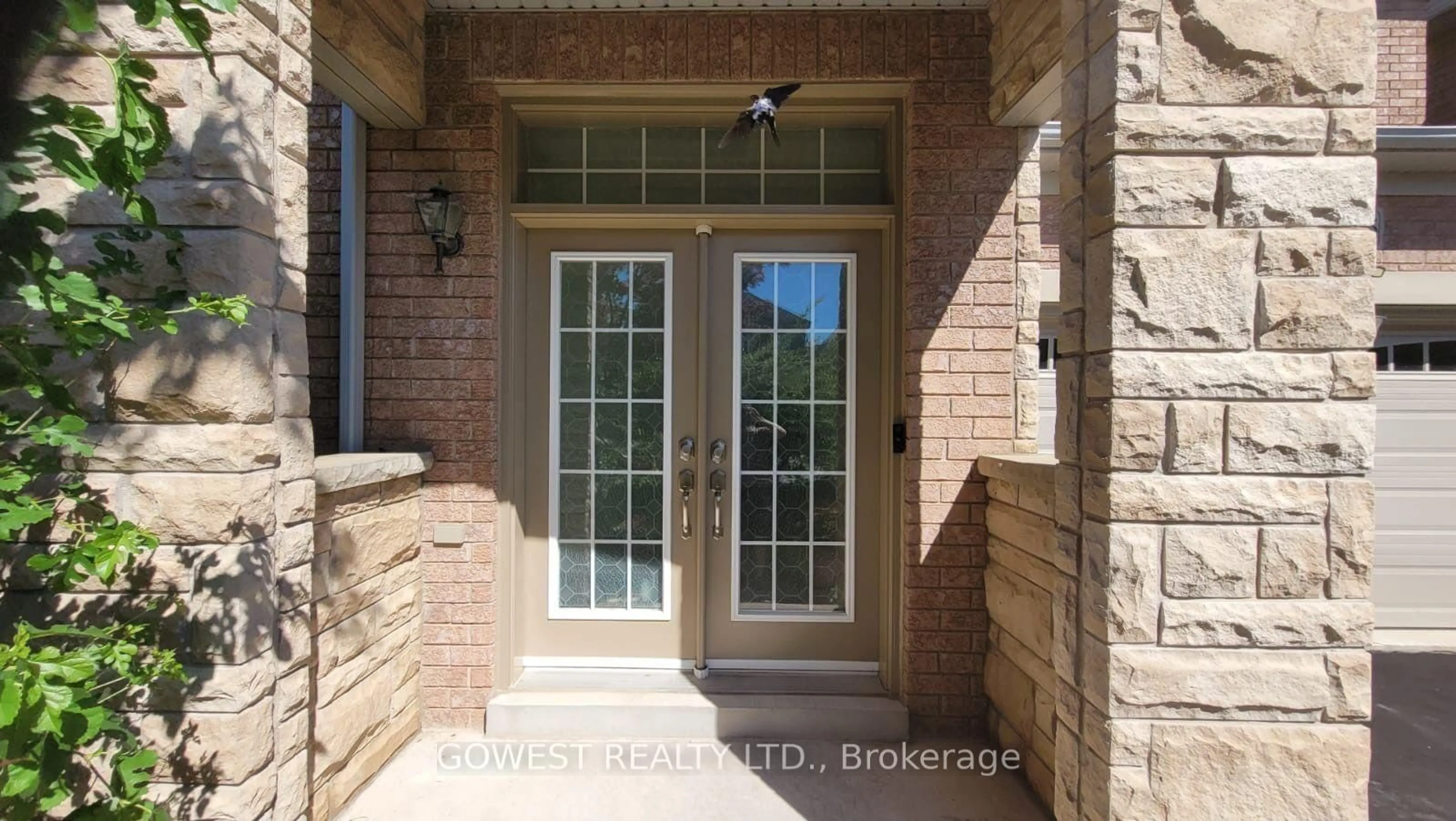 Indoor entryway for 3045 Ferguson Dr, Burlington Ontario L7M 0G5