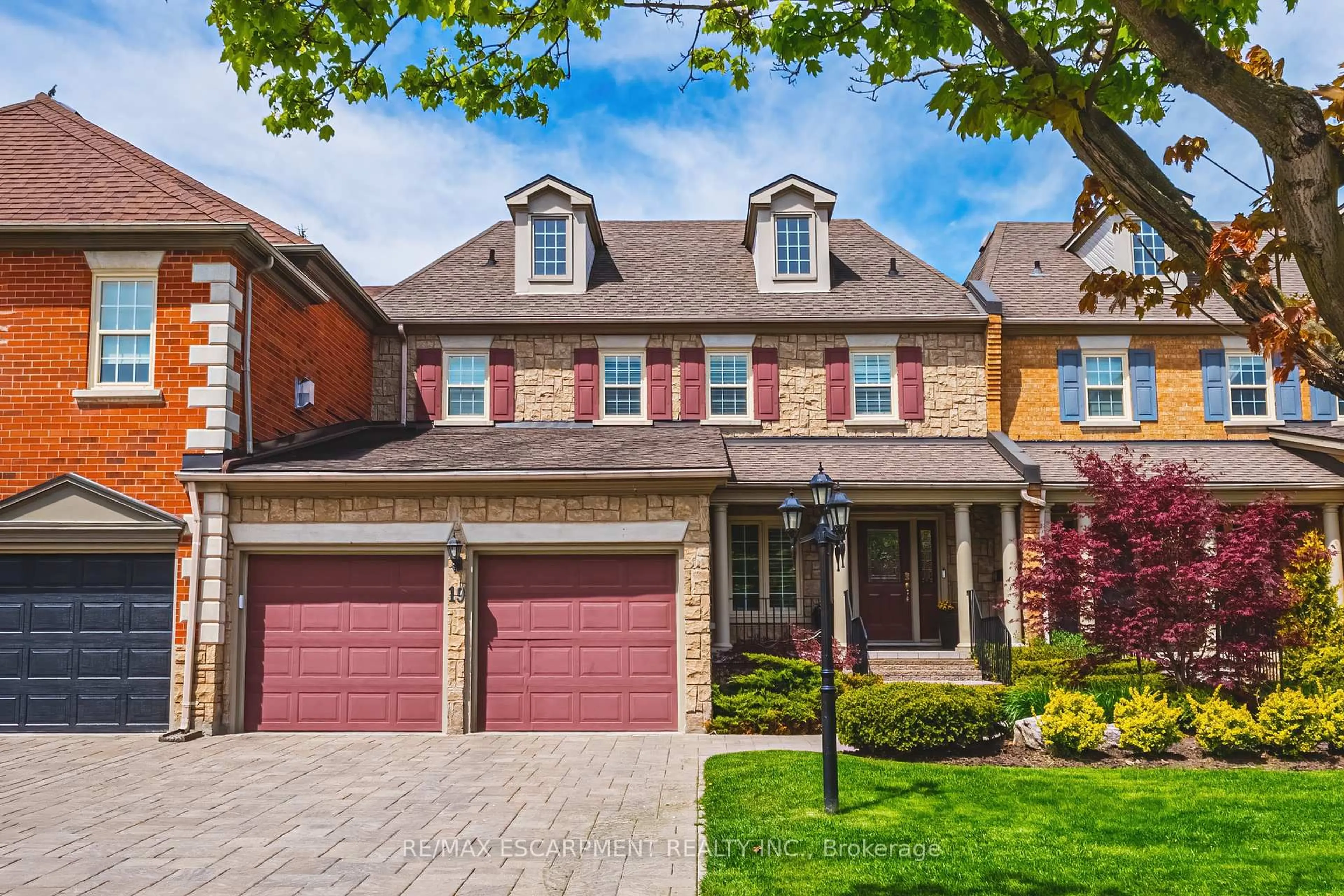 Home with brick exterior material, street for 4211 Millcroft Park Dr #19, Burlington Ontario L7M 3Y9