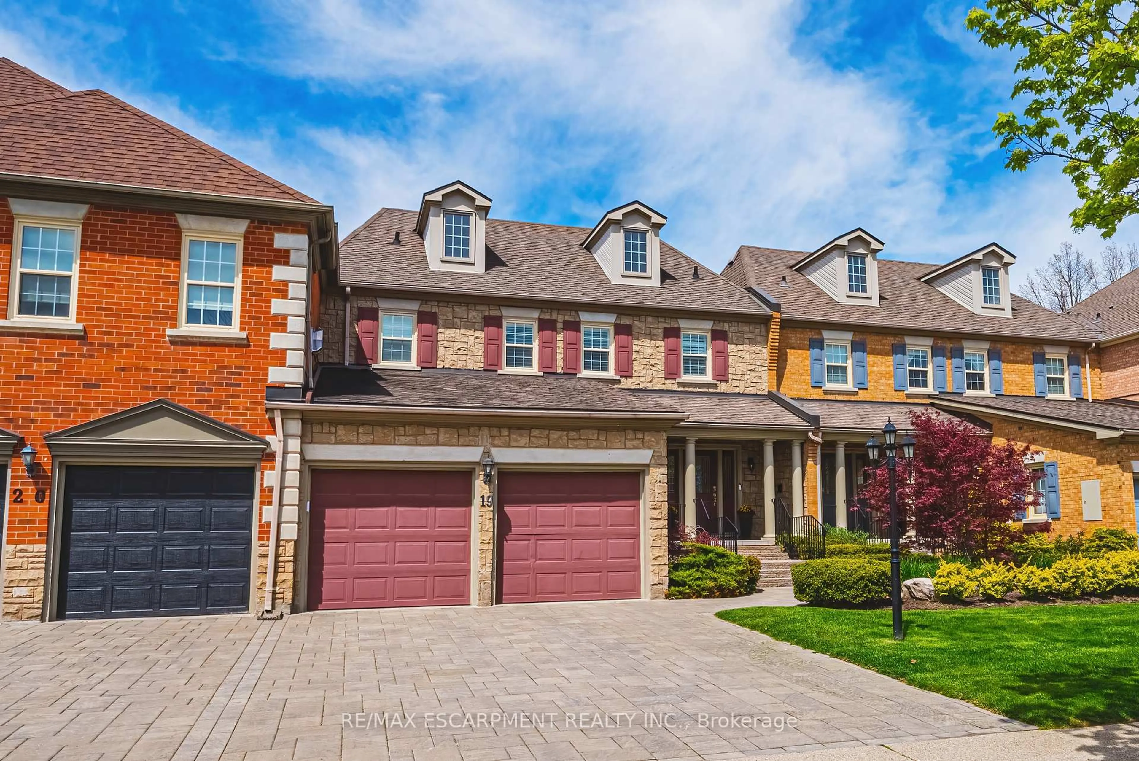 Home with brick exterior material, street for 4211 Millcroft Park Dr #19, Burlington Ontario L7M 3Y9