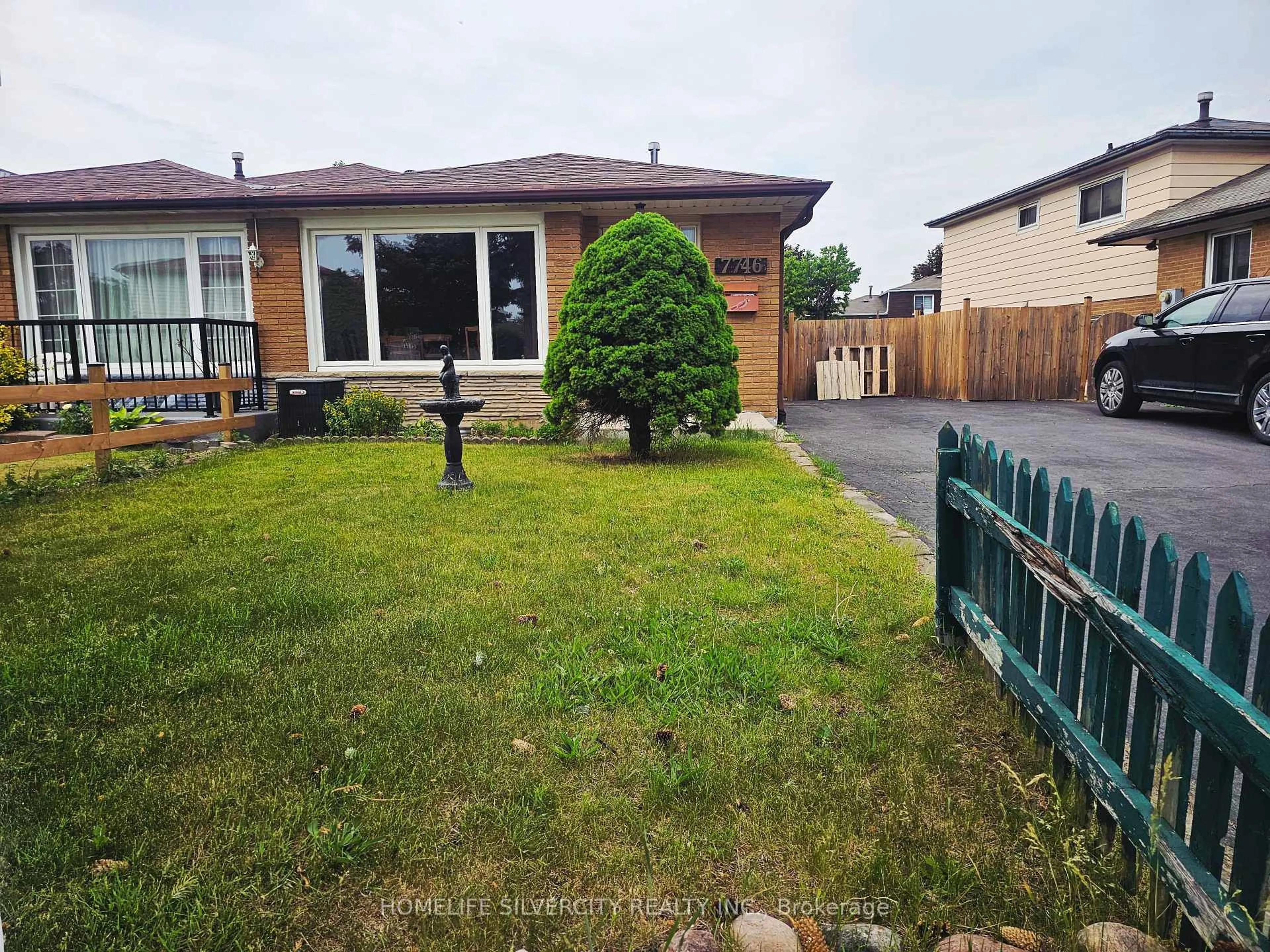 Unknown for 7746 Redstone Rd, Mississauga Ontario L4T 2B9