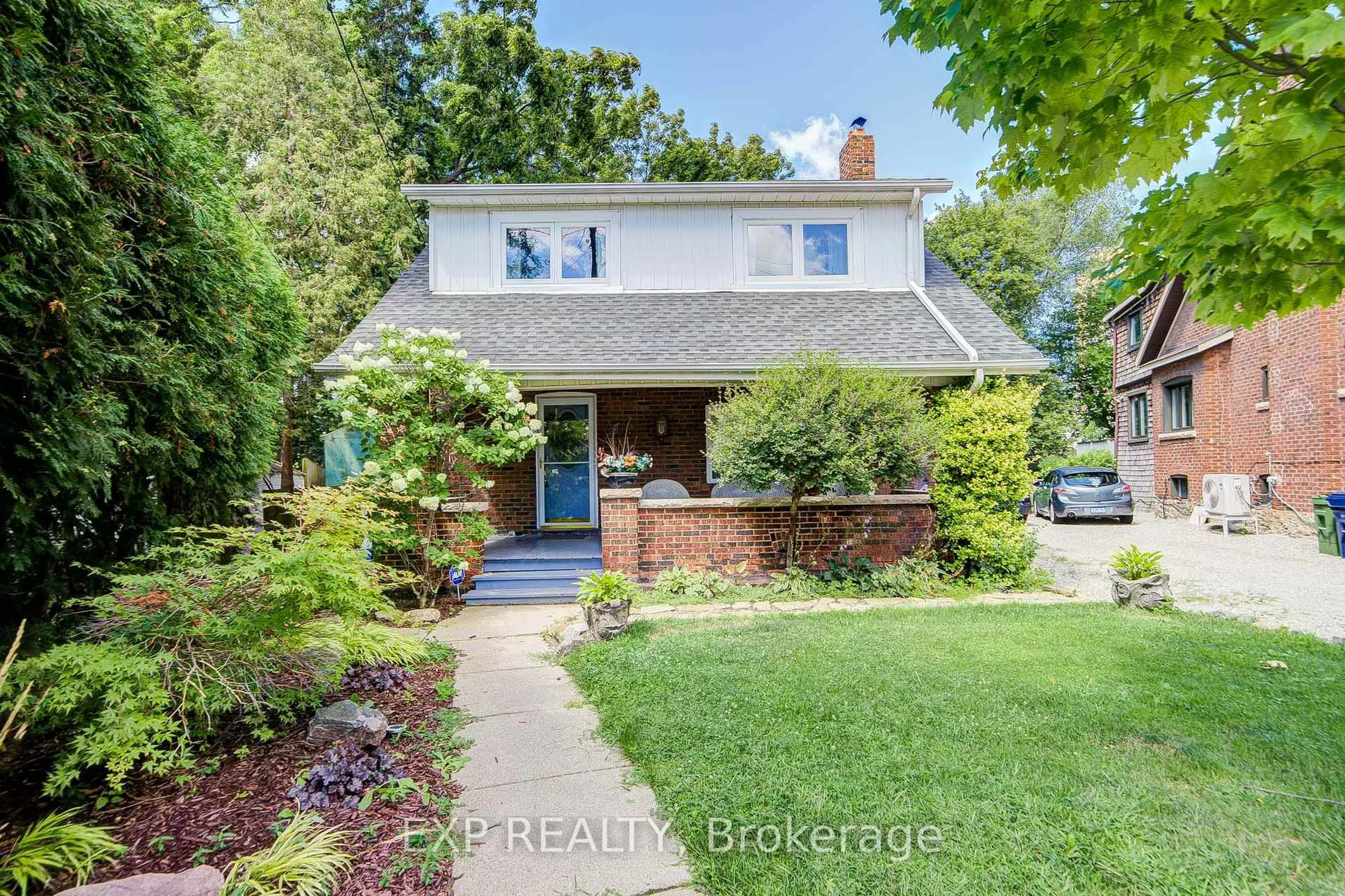 Home with brick exterior material, street for 10 King Street Cres, Toronto Ontario M9N 1K6