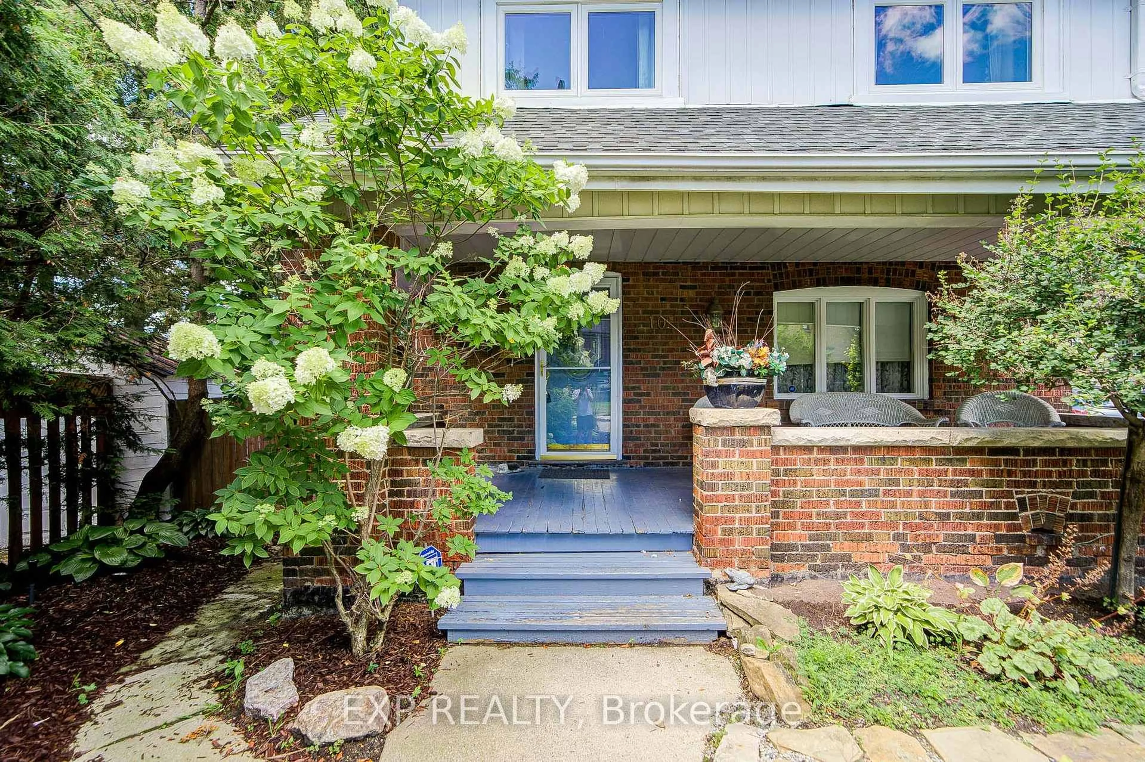 Home with brick exterior material, street for 10 King Street Cres, Toronto Ontario M9N 1K6