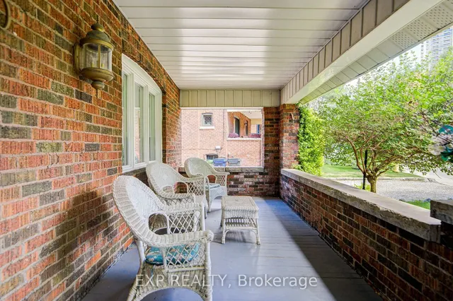 10 King Street Cres, Toronto 3