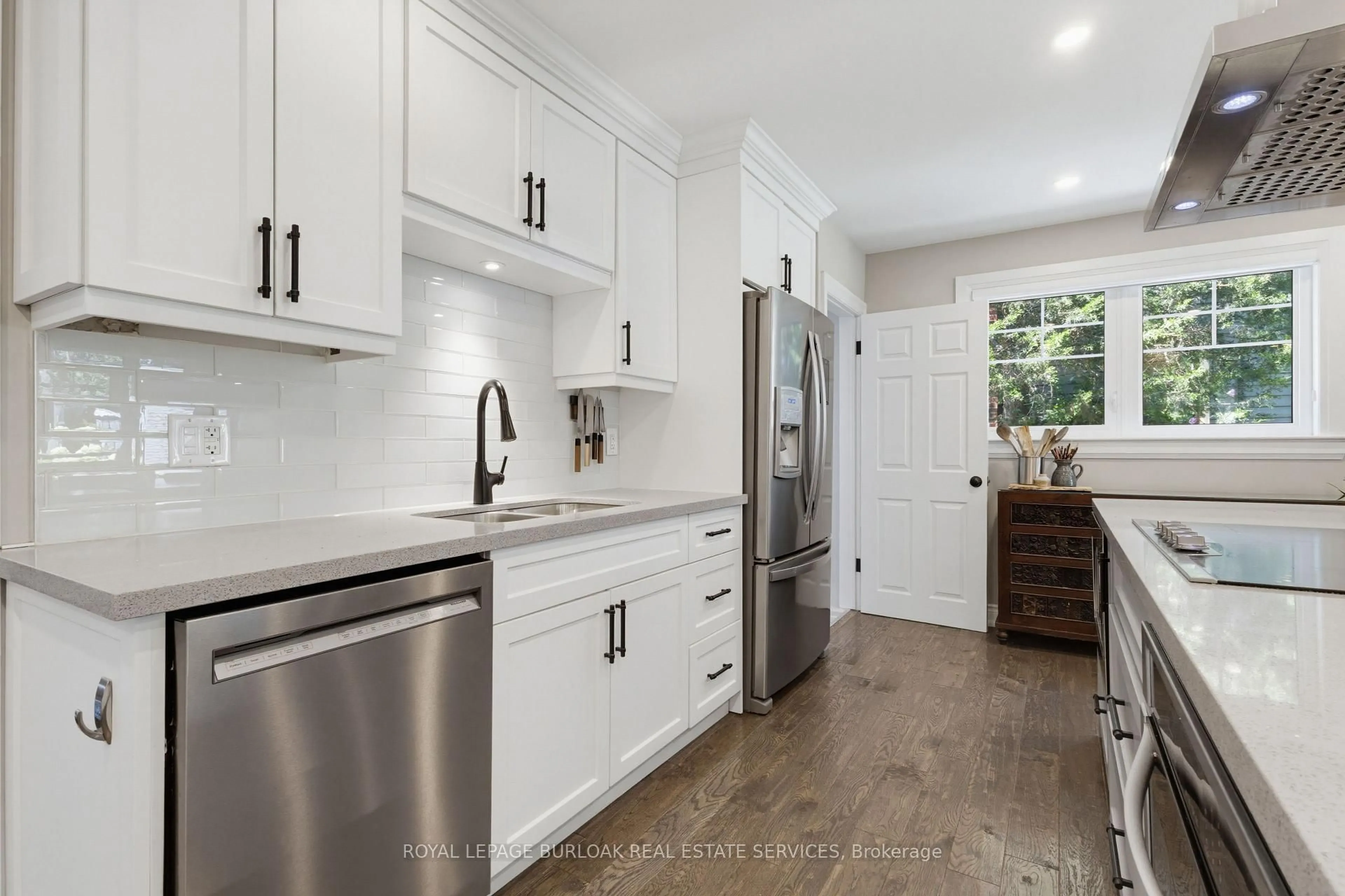 Open concept kitchen, ceramic/tile floor for 478 Bridgman Ave, Burlington Ontario L7R 2V2