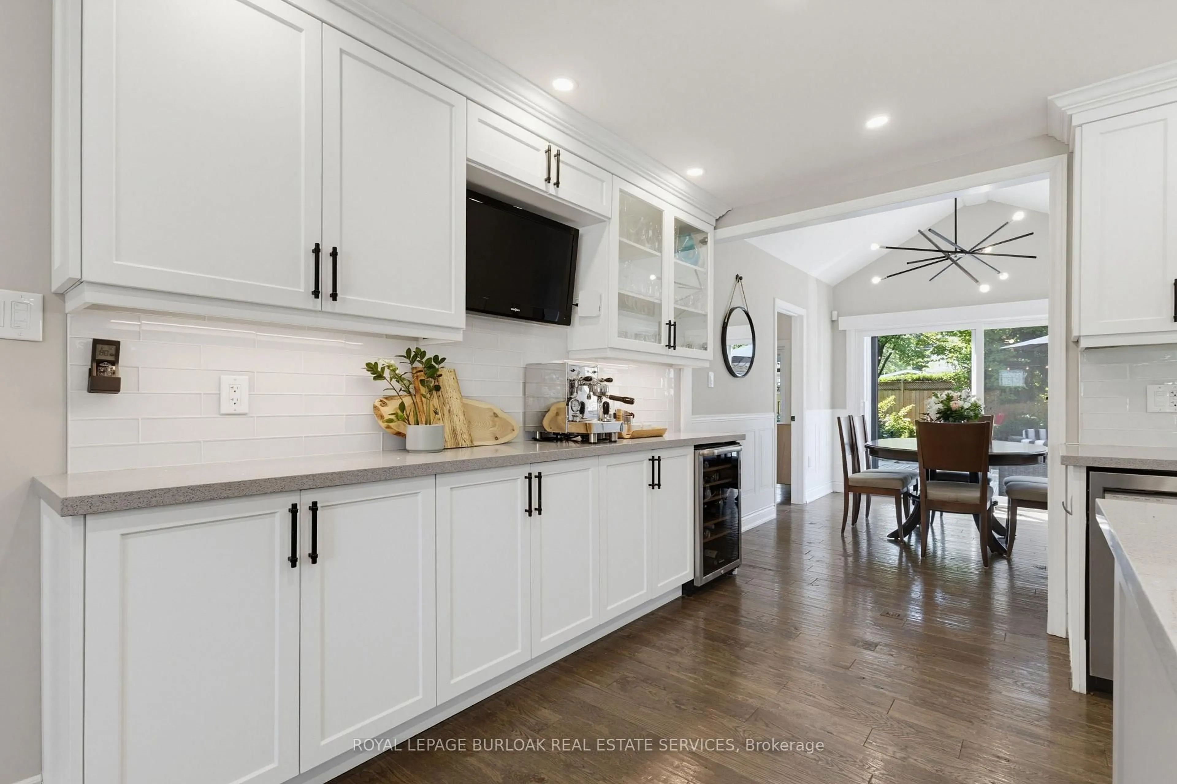 Open concept kitchen, ceramic/tile floor for 478 Bridgman Ave, Burlington Ontario L7R 2V2
