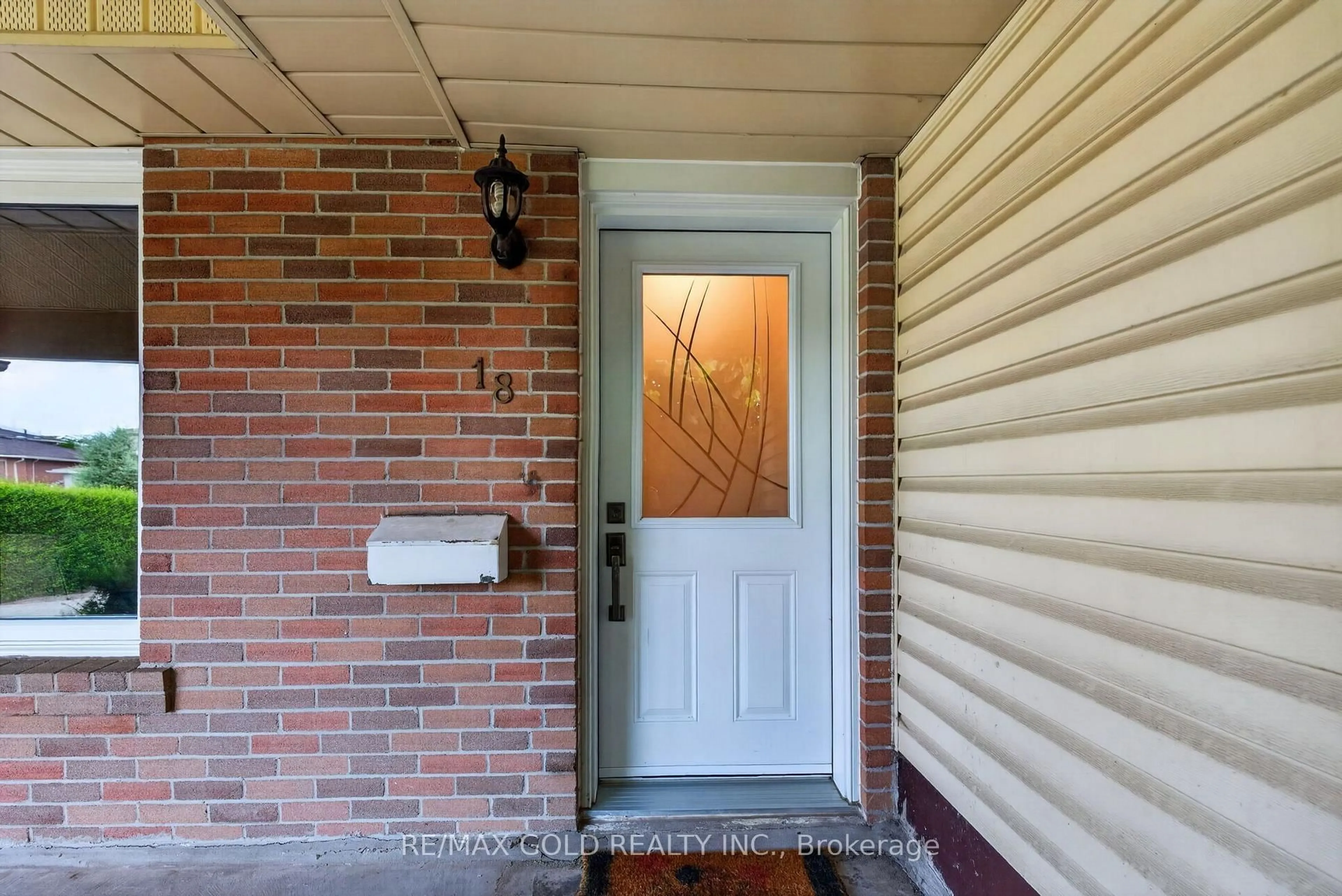 Unknown for 18 Esplanade Rd, Brampton Ontario L6T 2C7