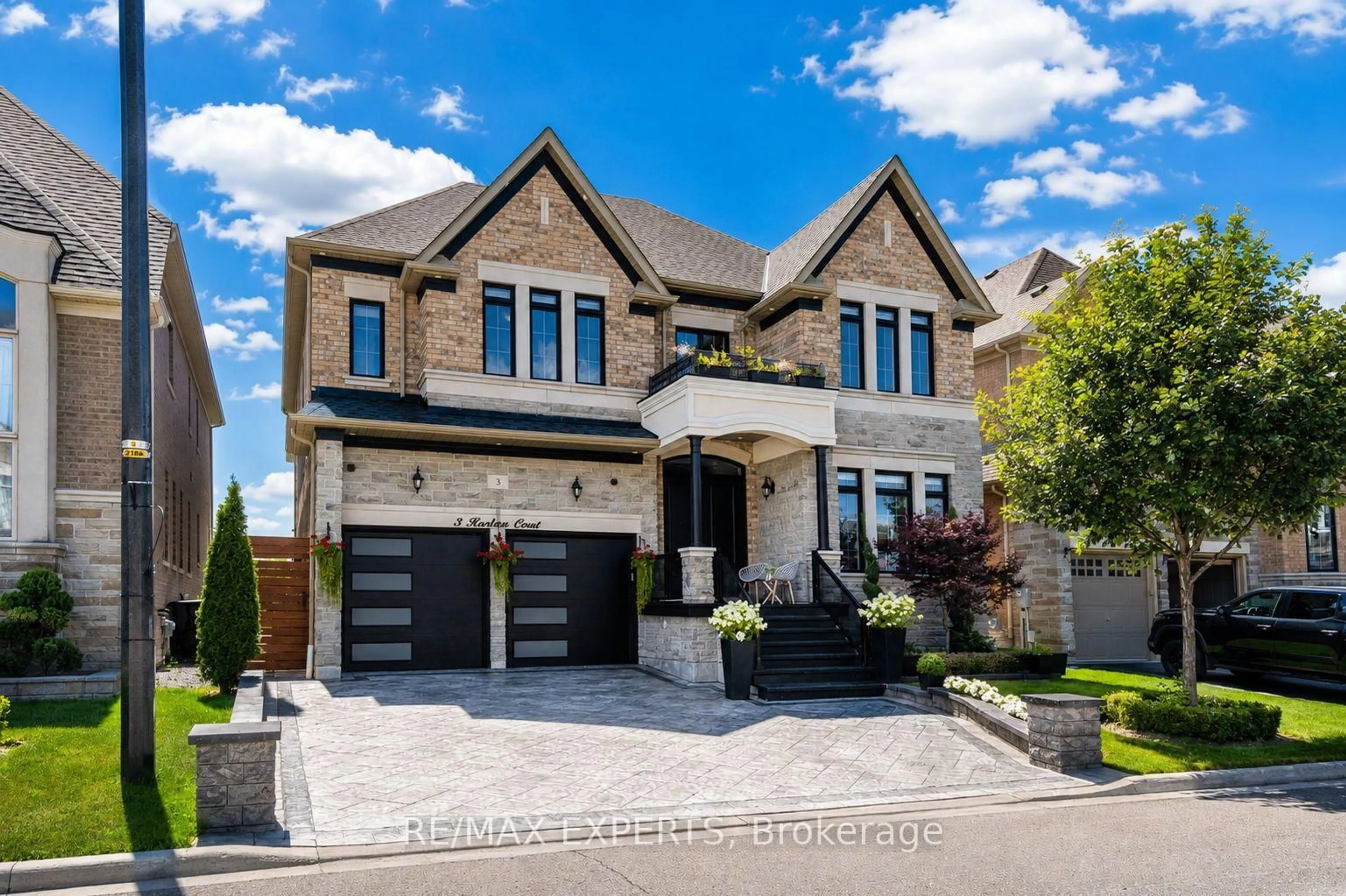 Home with brick exterior material, street for 3 Rockton Crt, Brampton Ontario L6P 4G6