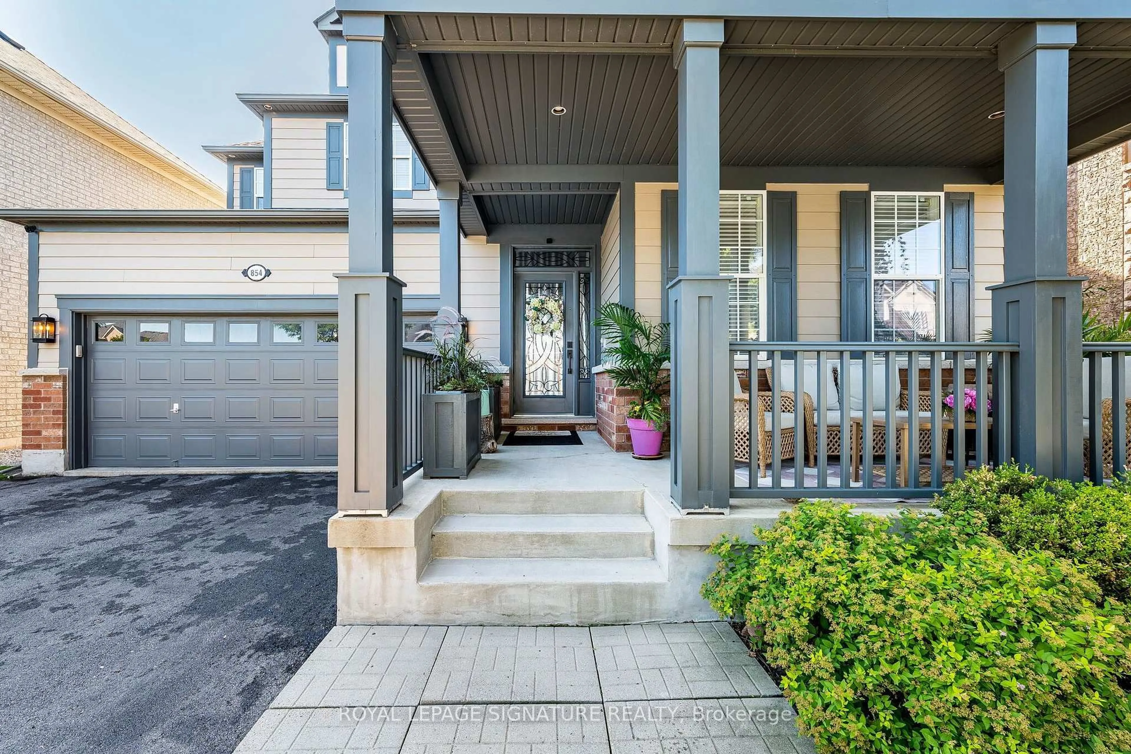 Indoor entryway for 854 Cousens Terr, Milton Ontario L9T 0E3