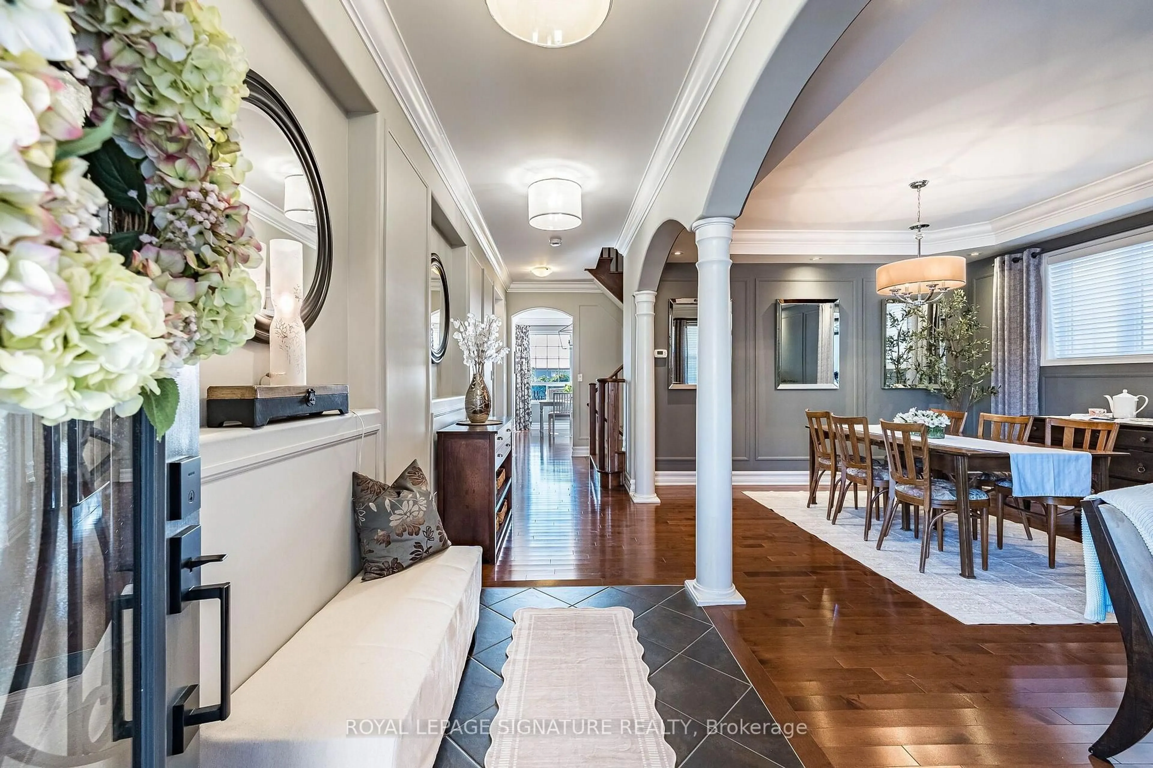 Indoor entryway for 854 Cousens Terr, Milton Ontario L9T 0E3