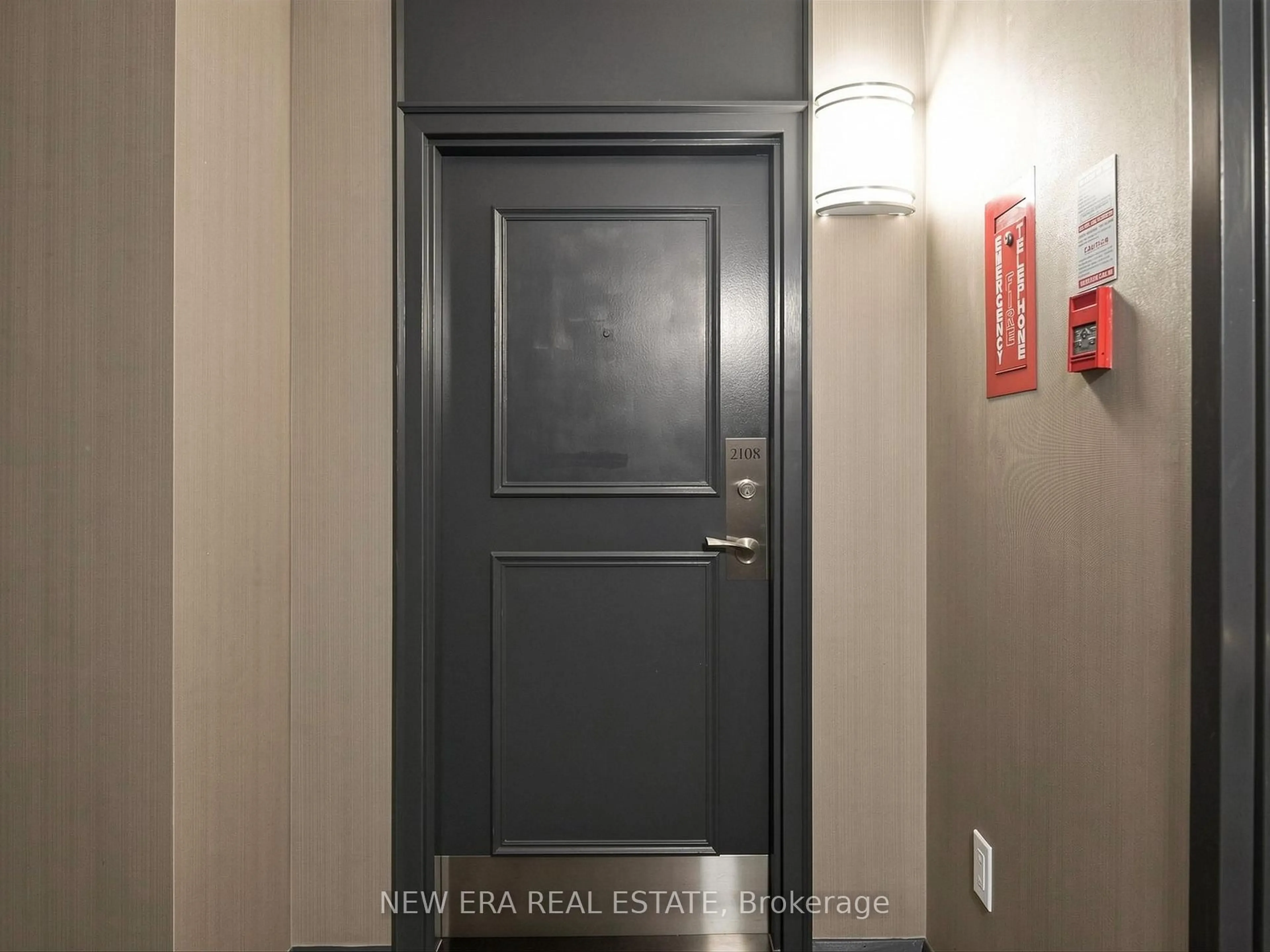 Indoor entryway for 8 Lisa St #2108, Brampton Ontario L6T 4S6