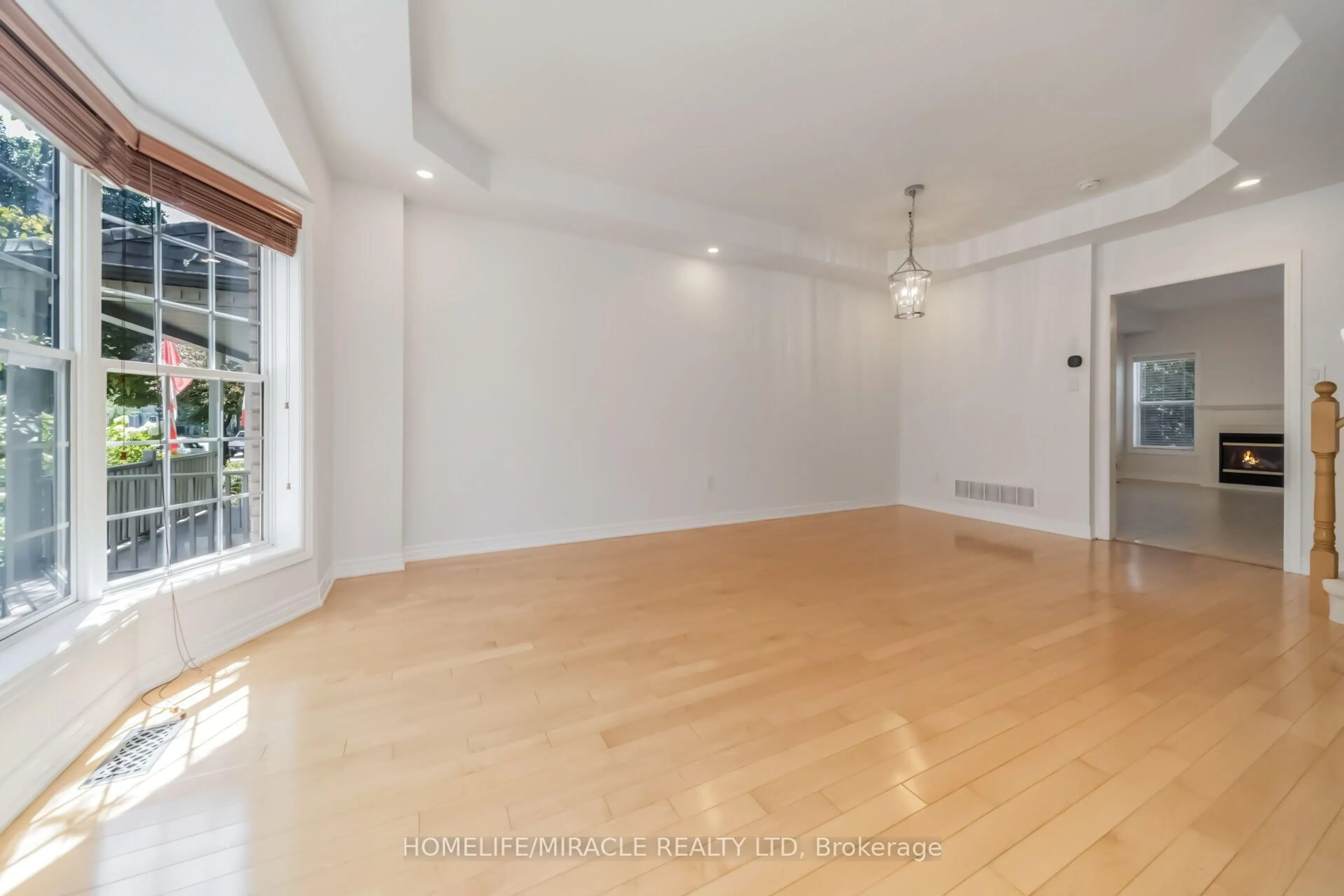 A pic of a room for 257 Gatwick Dr, Oakville Ontario L6H 7K3