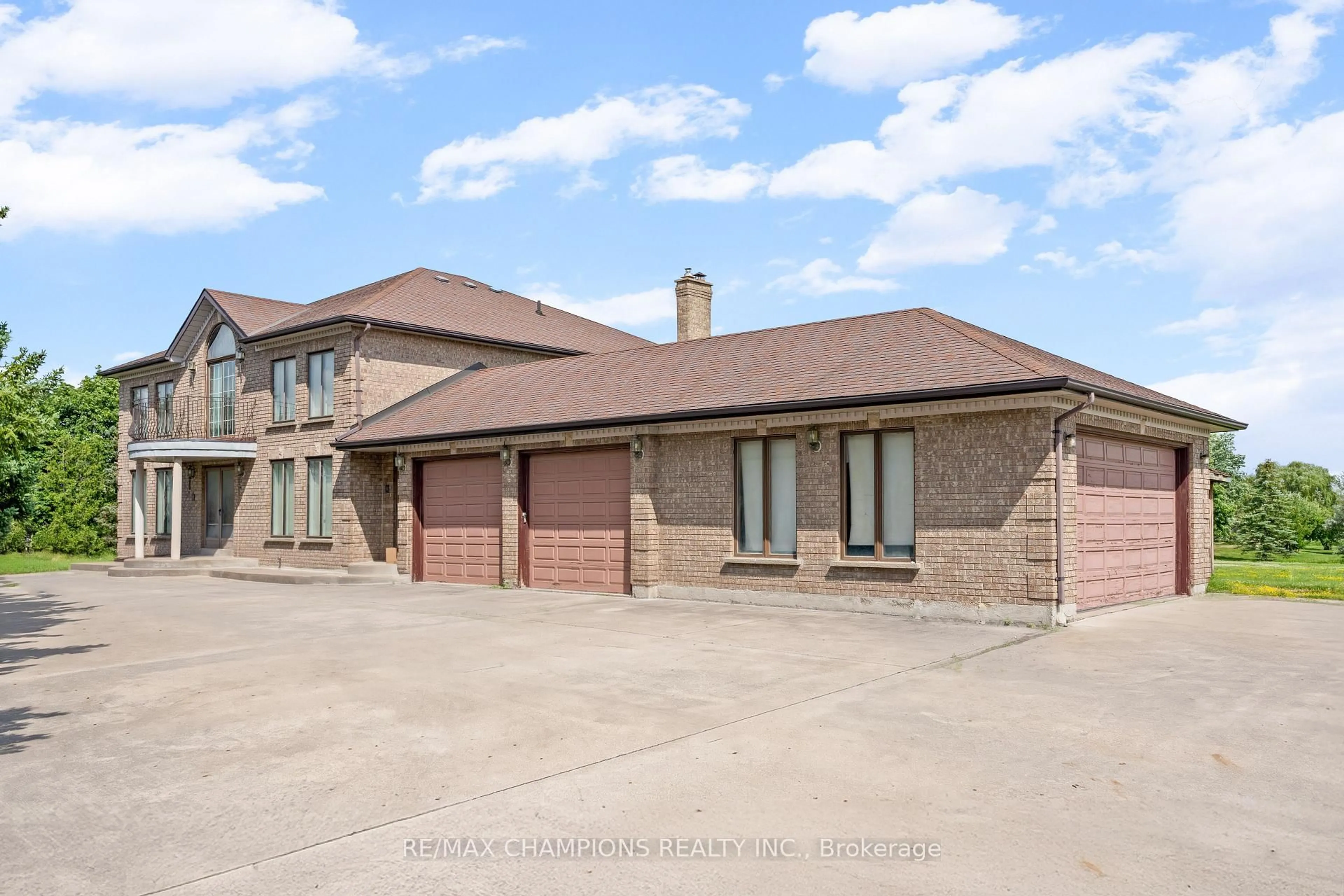 Unknown for 4047 Countryside Dr, Brampton Ontario L6P 0T4
