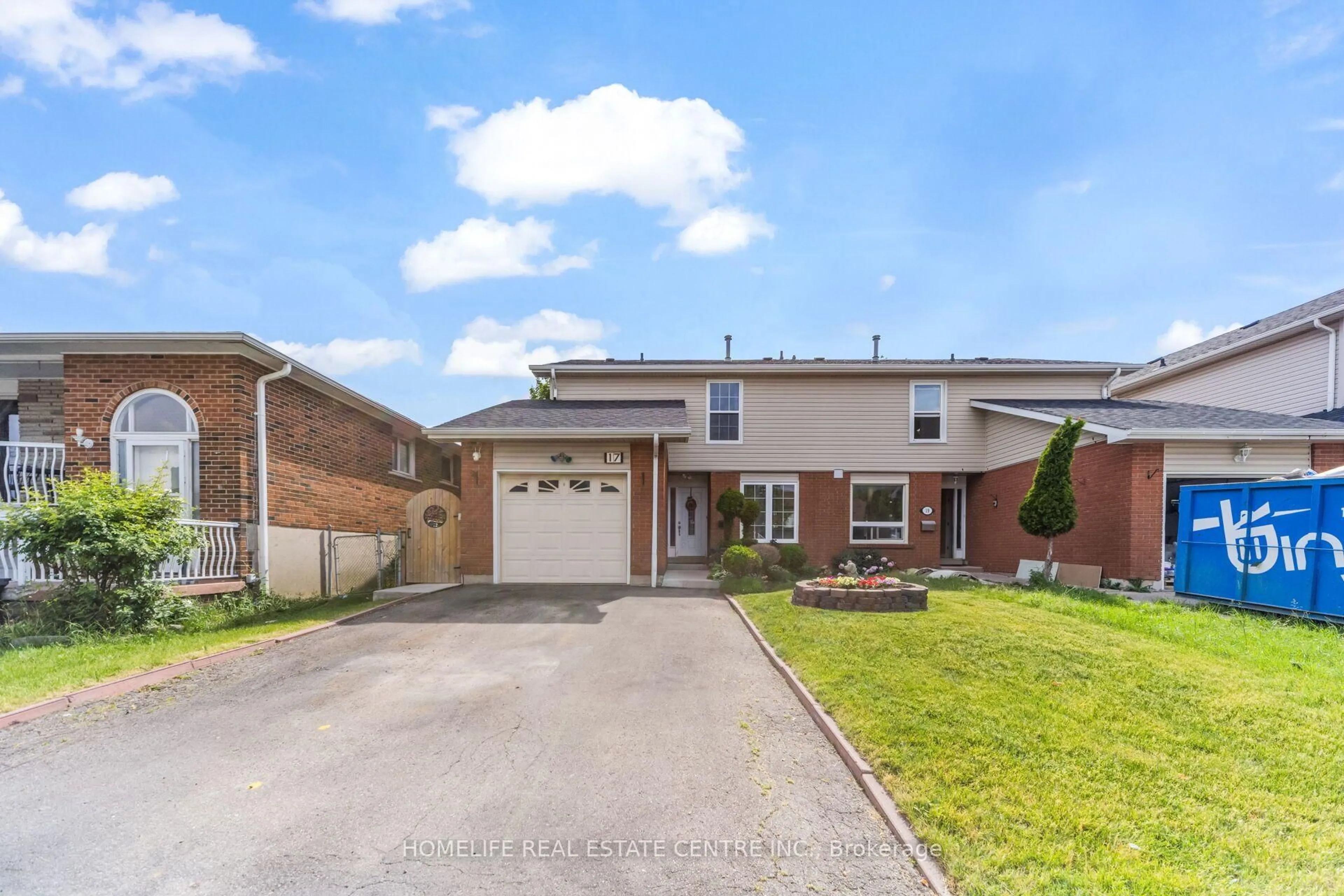 Home with brick exterior material, street for 17 Ashford Crt, Brampton Ontario L6V 3E2