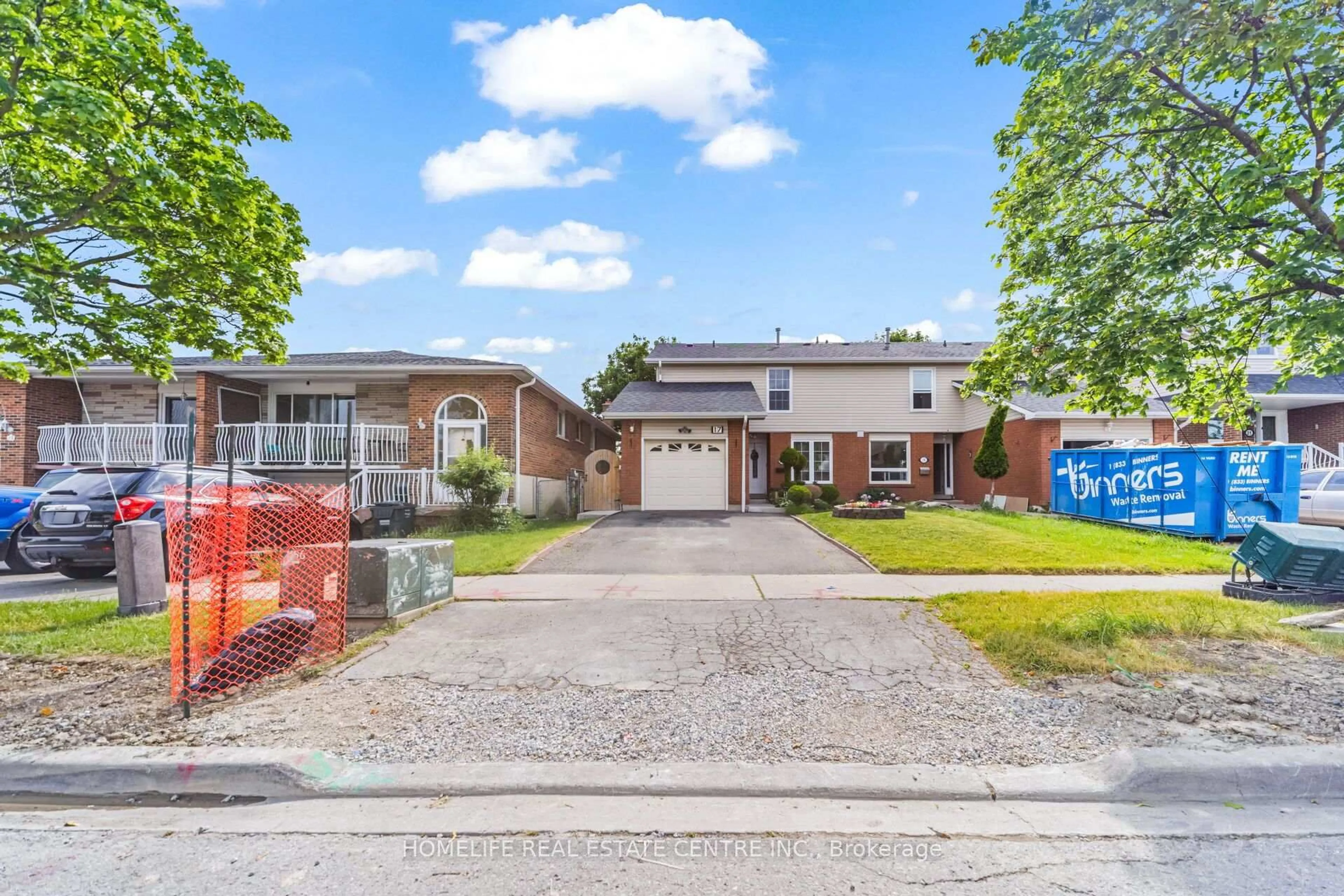 Home with brick exterior material, street for 17 Ashford Crt, Brampton Ontario L6V 3E2