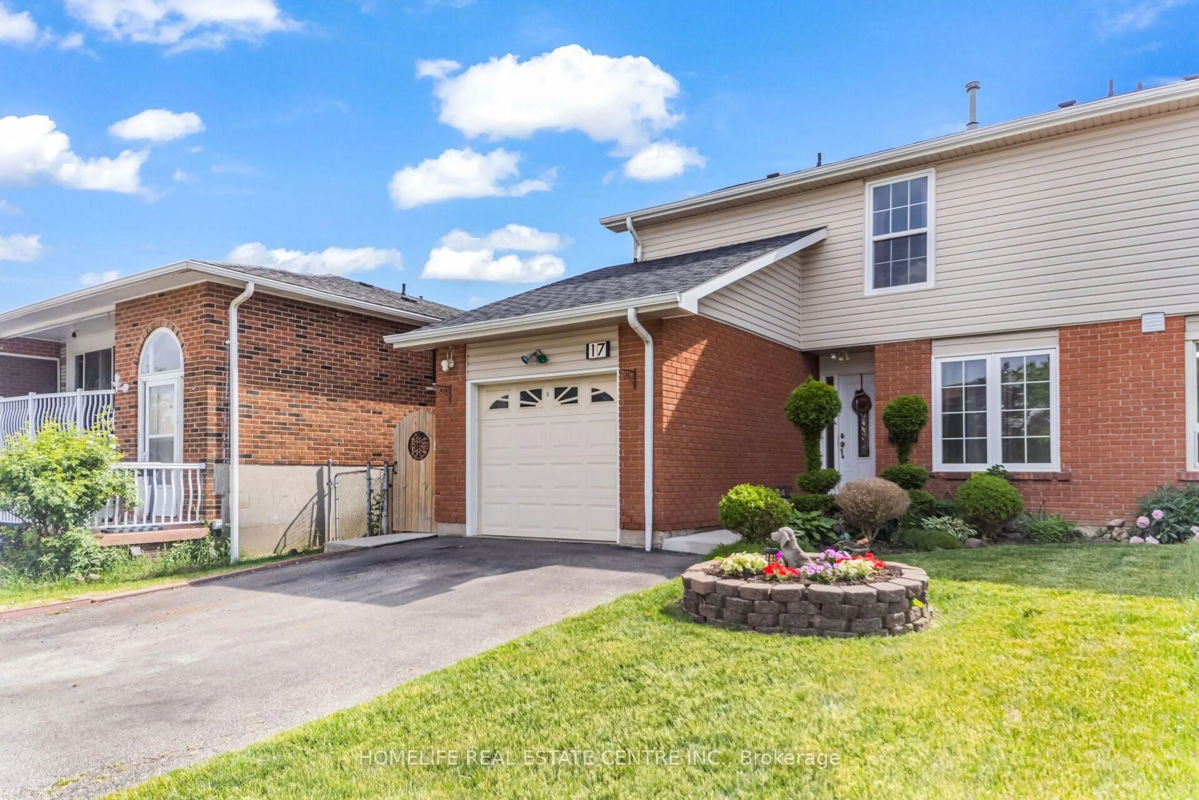 Home with brick exterior material, street for 17 Ashford Crt, Brampton Ontario L6V 3E2