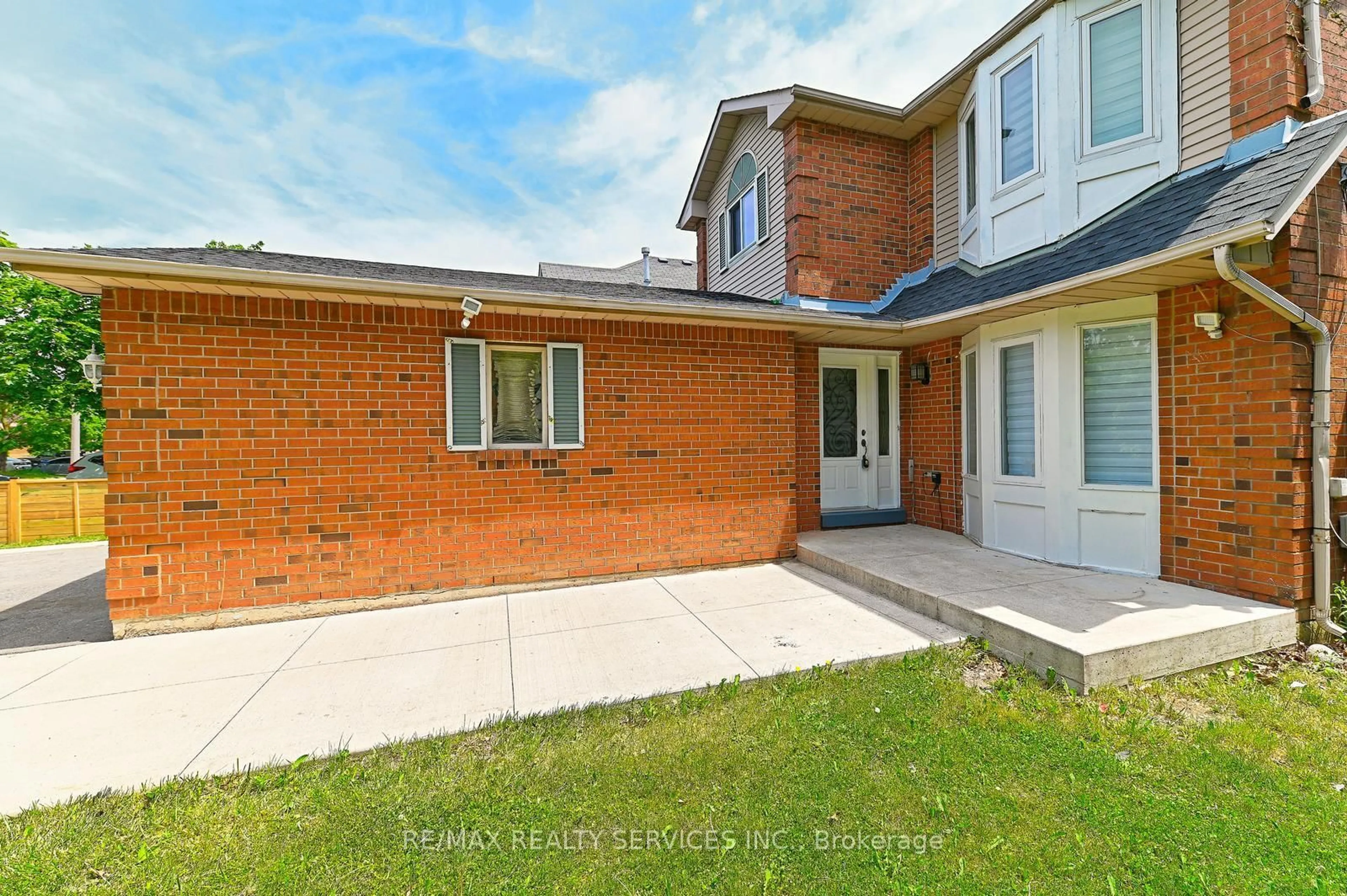 Home with brick exterior material, street for 56 Mullis Cres, Brampton Ontario L6Y 4T2