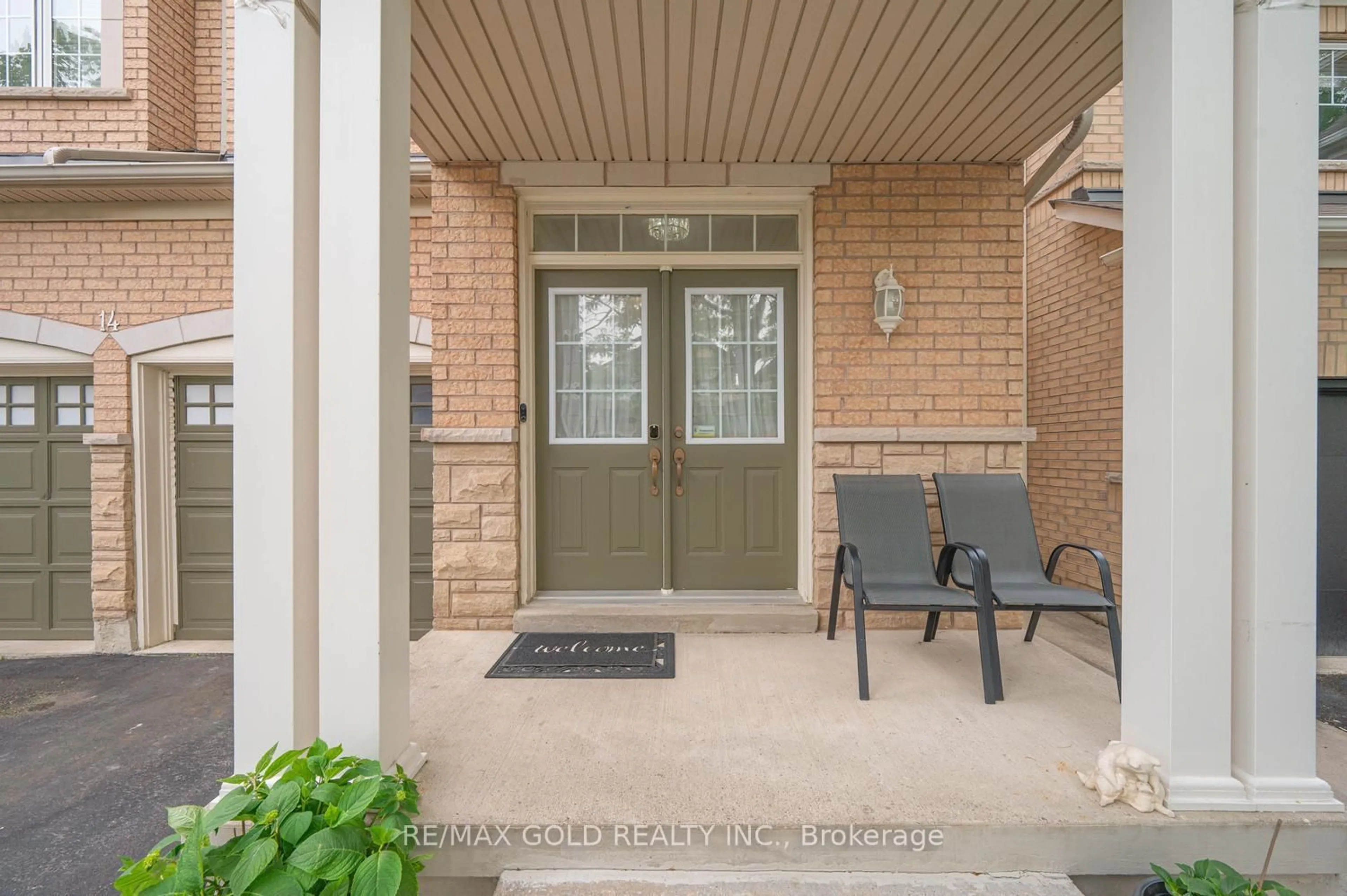Patio, street for 14 Maddybeth Cres, Brampton Ontario L6Y 5R7