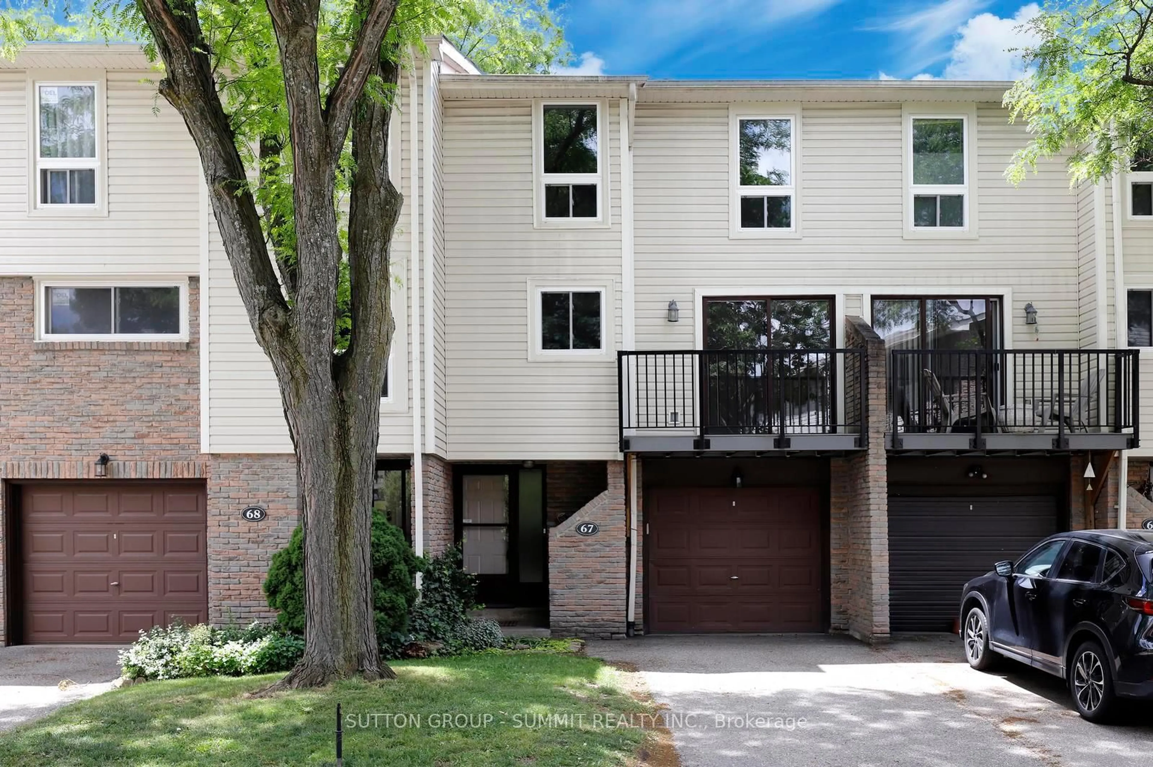 Home with brick exterior material, street for 7251 Copenhagen Rd #67, Mississauga Ontario L5N 2H6
