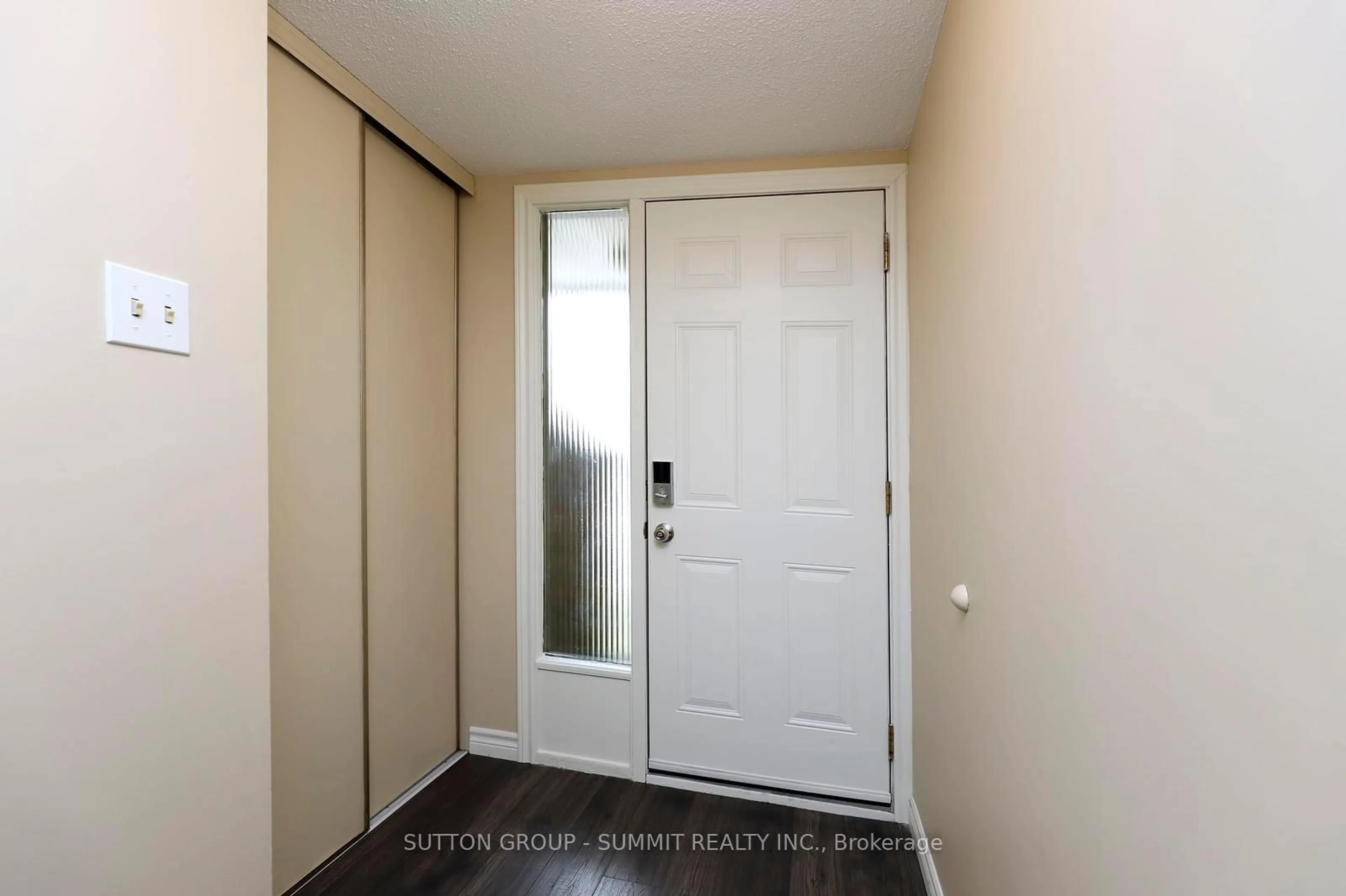 Indoor entryway for 7251 Copenhagen Rd #67, Mississauga Ontario L5N 2H6