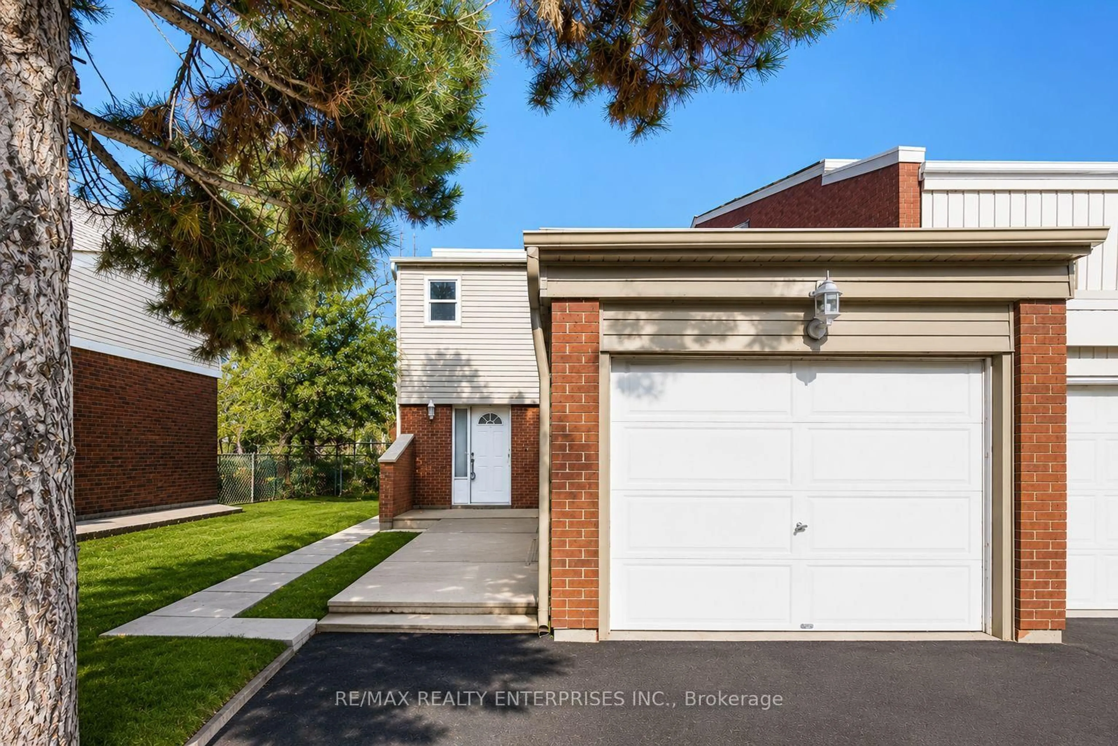 Home with brick exterior material, street for 3446 Ash Row Cres, Mississauga Ontario L5L 1K4