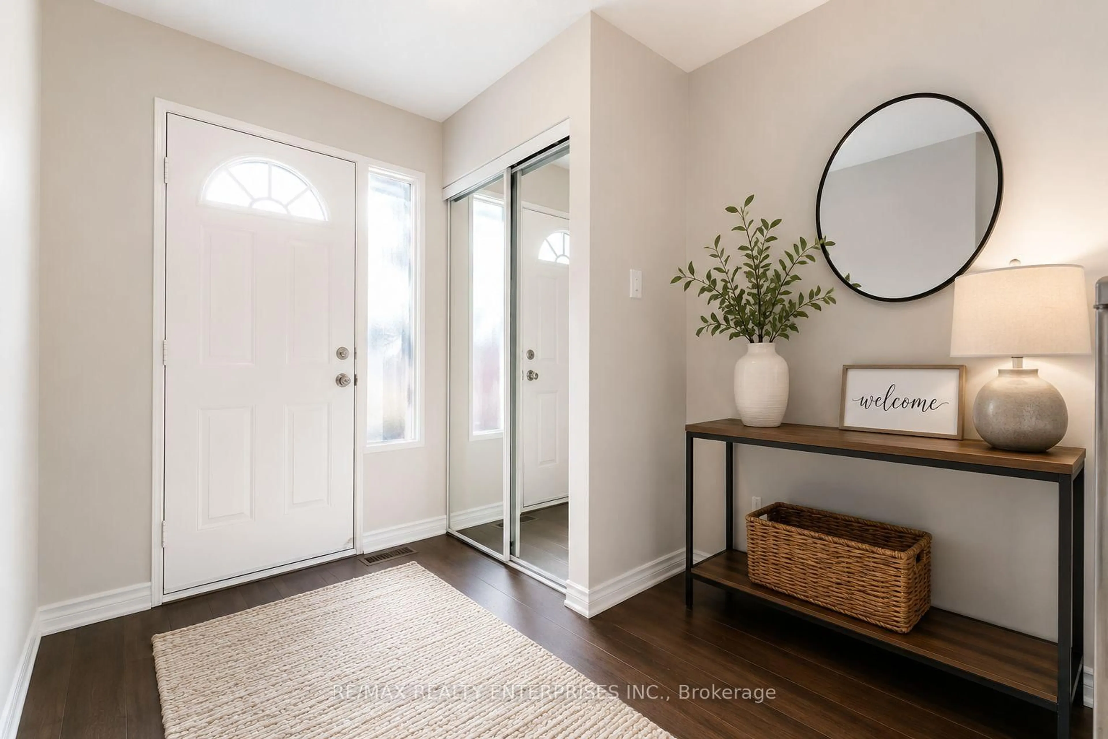 Indoor entryway for 3446 Ash Row Cres, Mississauga Ontario L5L 1K4