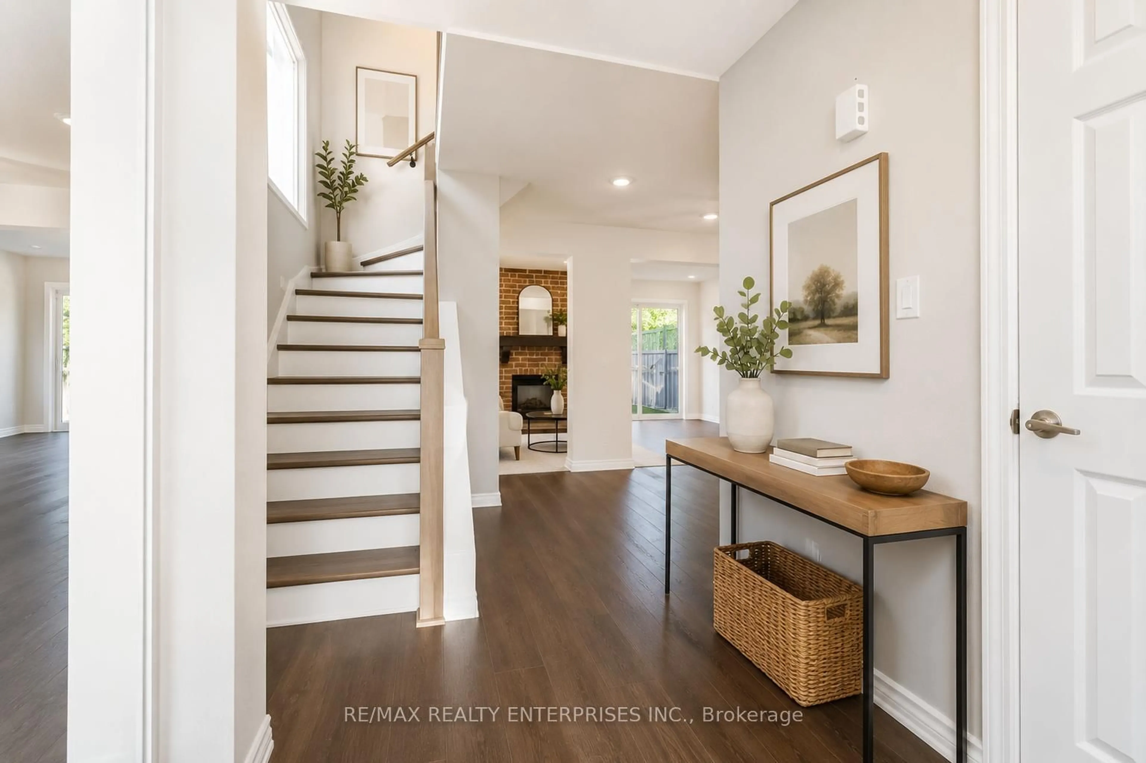 Indoor entryway for 3446 Ash Row Cres, Mississauga Ontario L5L 1K4