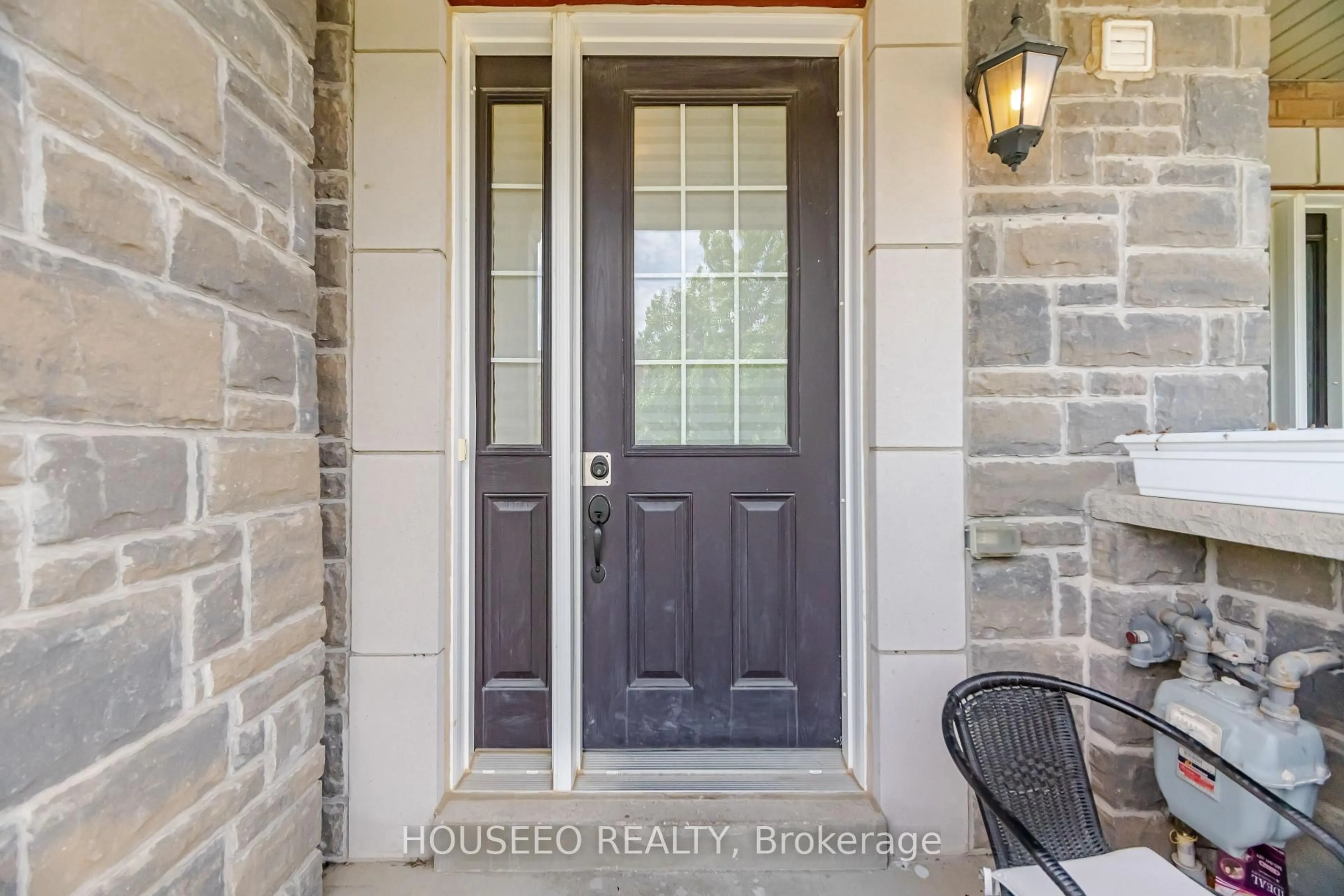 Indoor entryway for 74 Fann Dr, Brampton Ontario L7A 4L5