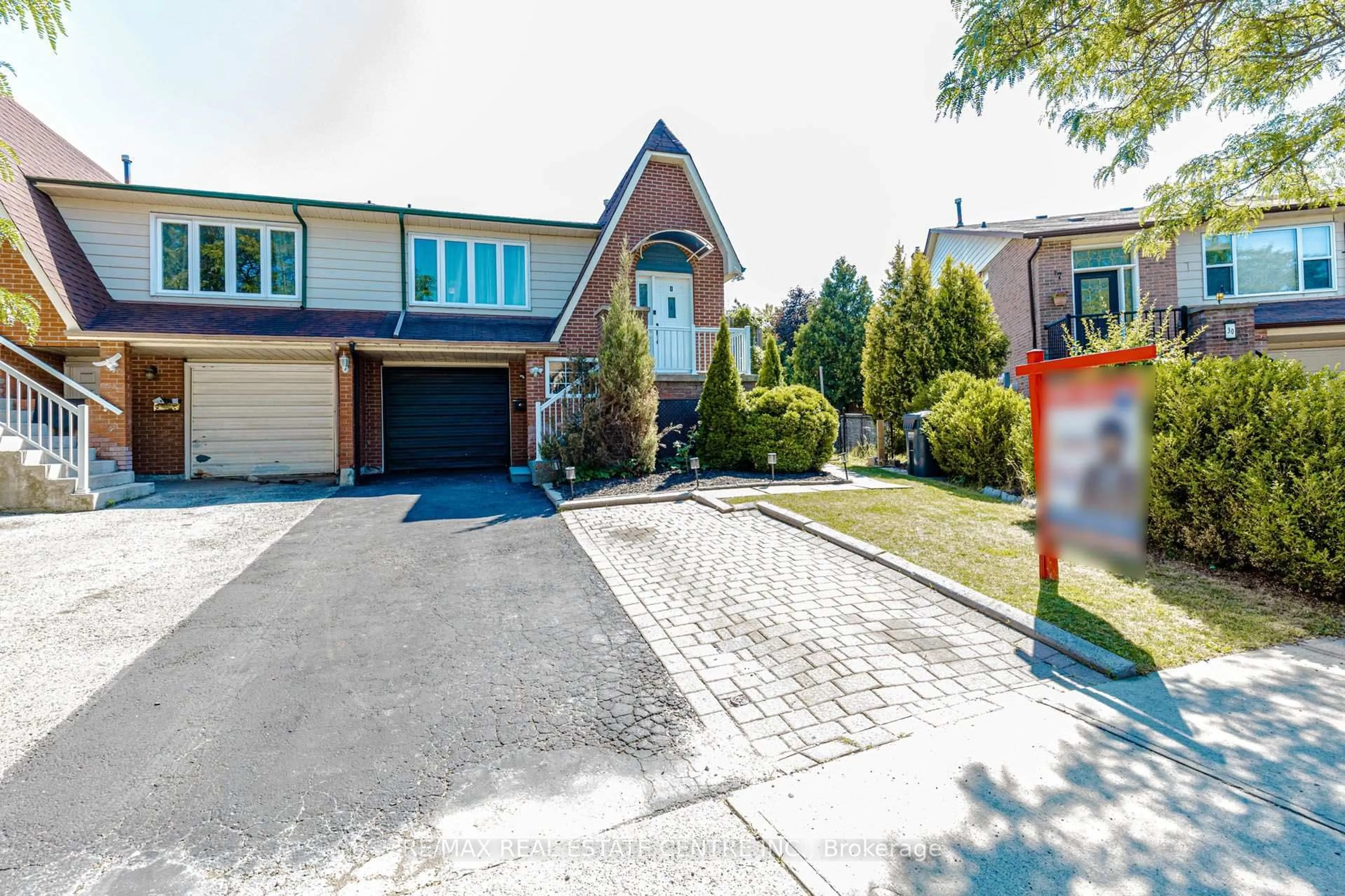 Home with brick exterior material, street for 28 Foxacre Row, Brampton Ontario L6V 3P5