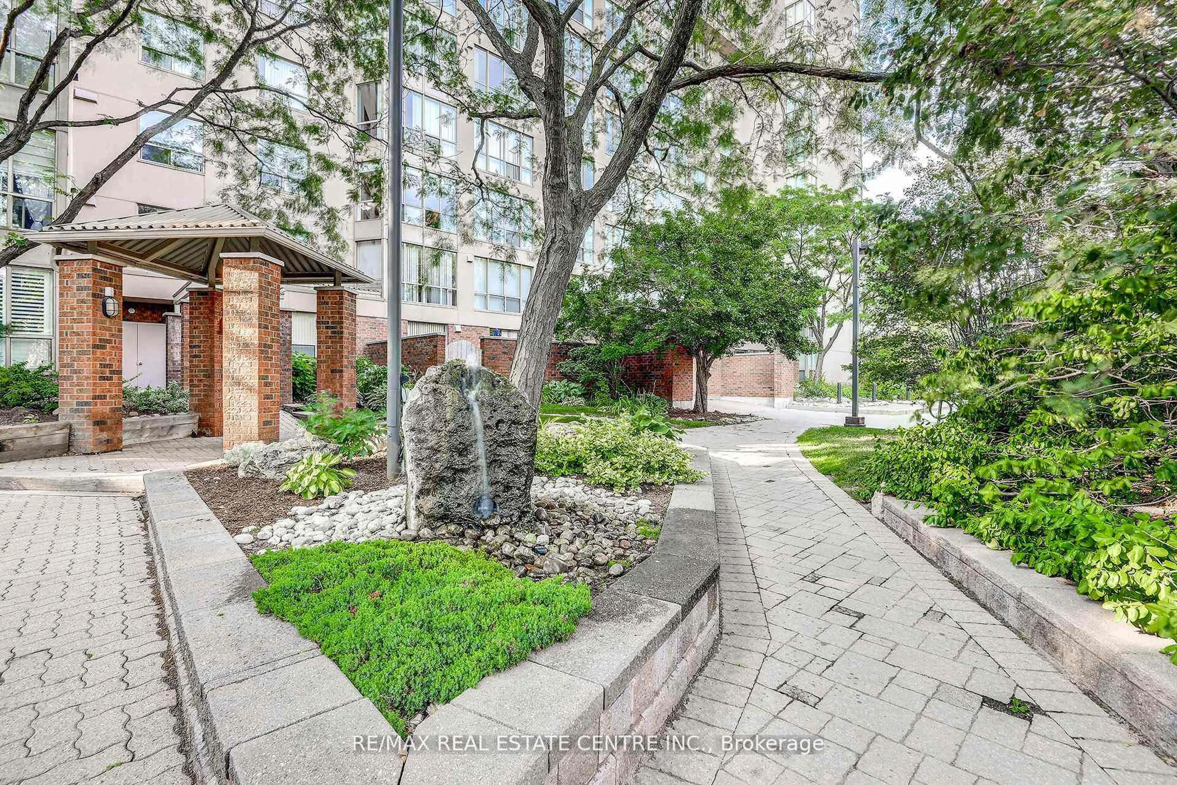 Unknown for 1110 WALDEN Circ #PH3, Mississauga Ontario L5J 4R3