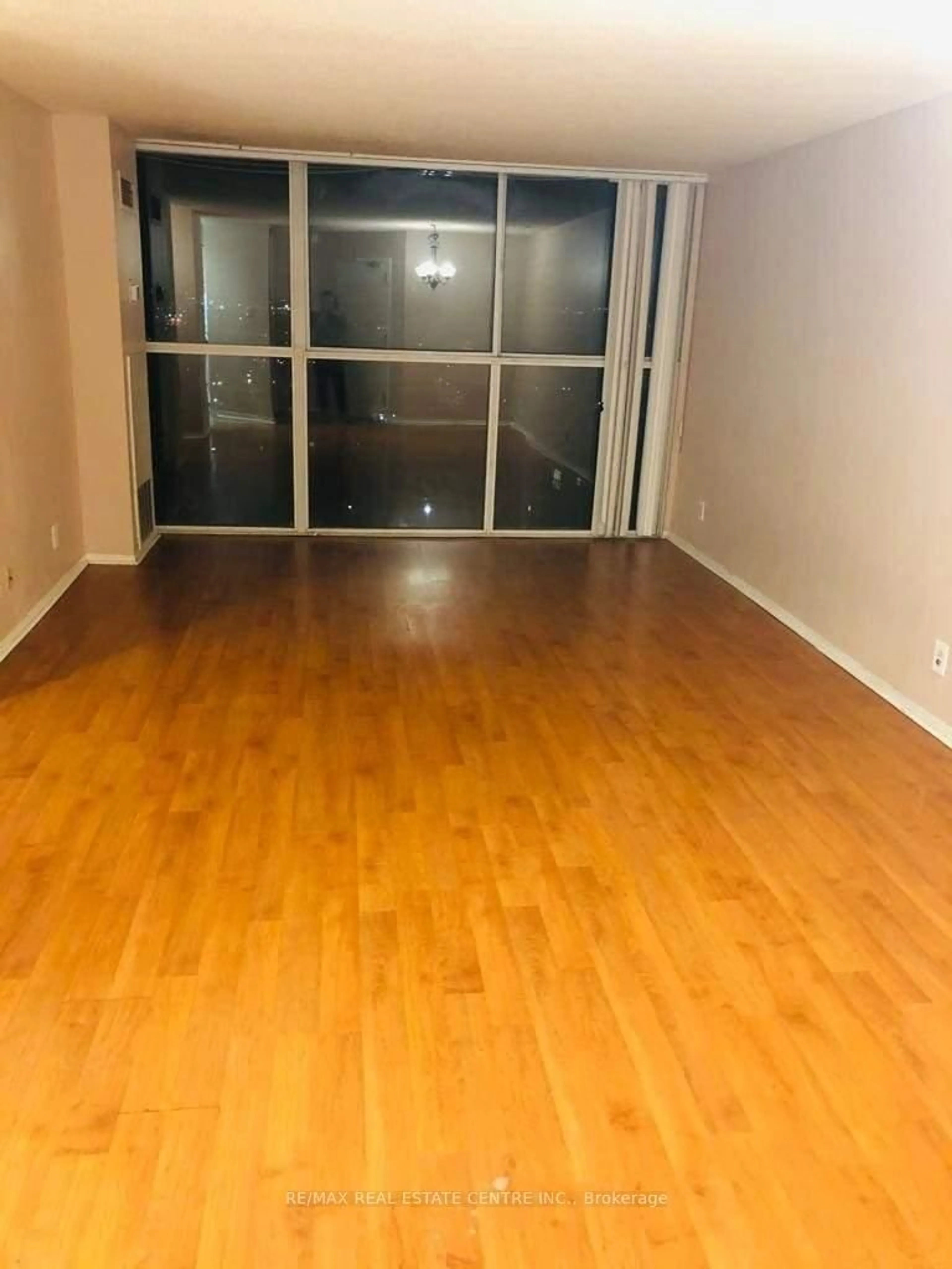 A pic of a room for 25 Trailwood Dr #1601, Mississauga Ontario L5Z 3K9