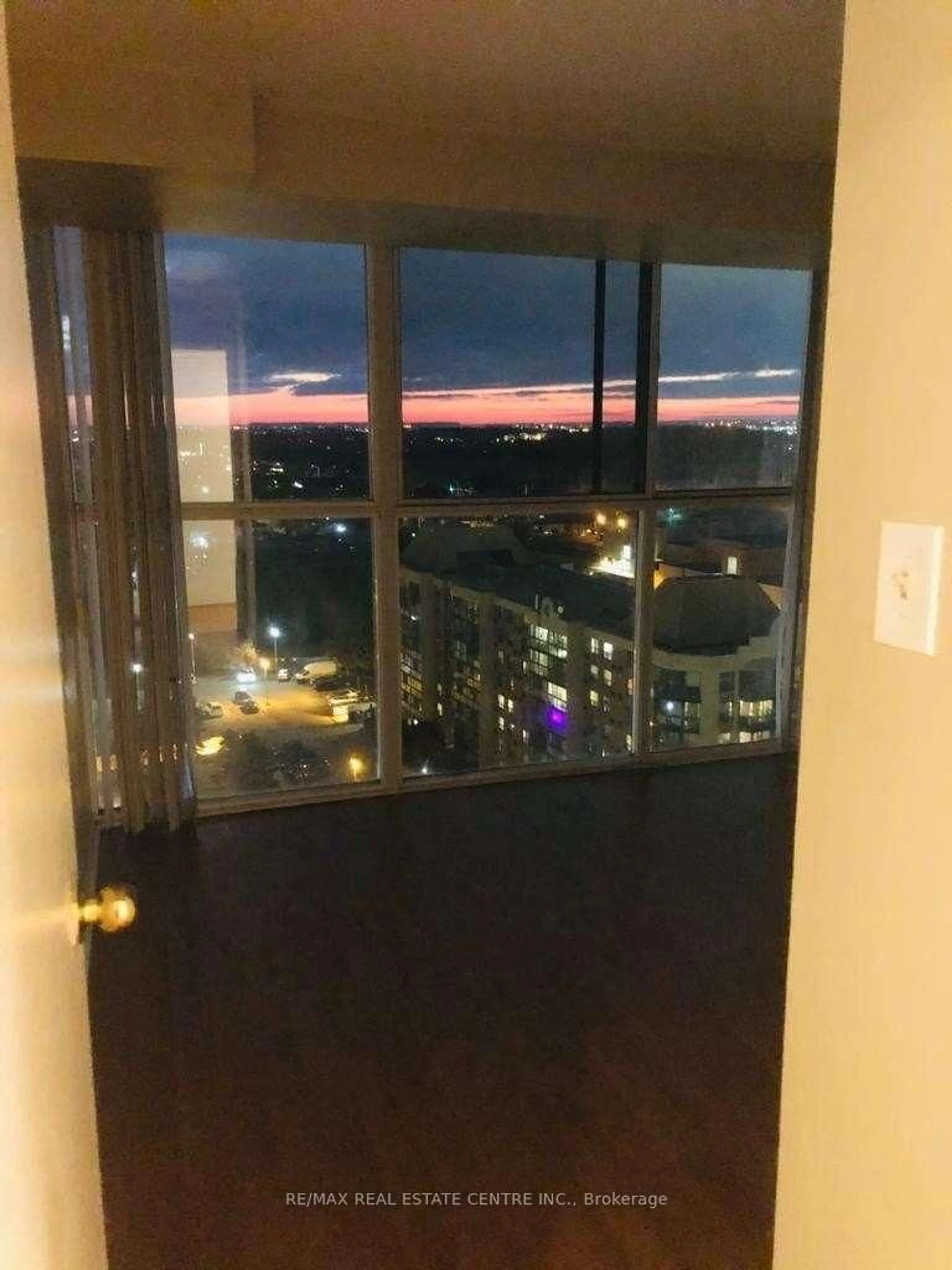 Unknown for 25 Trailwood Dr #1601, Mississauga Ontario L5Z 3K9