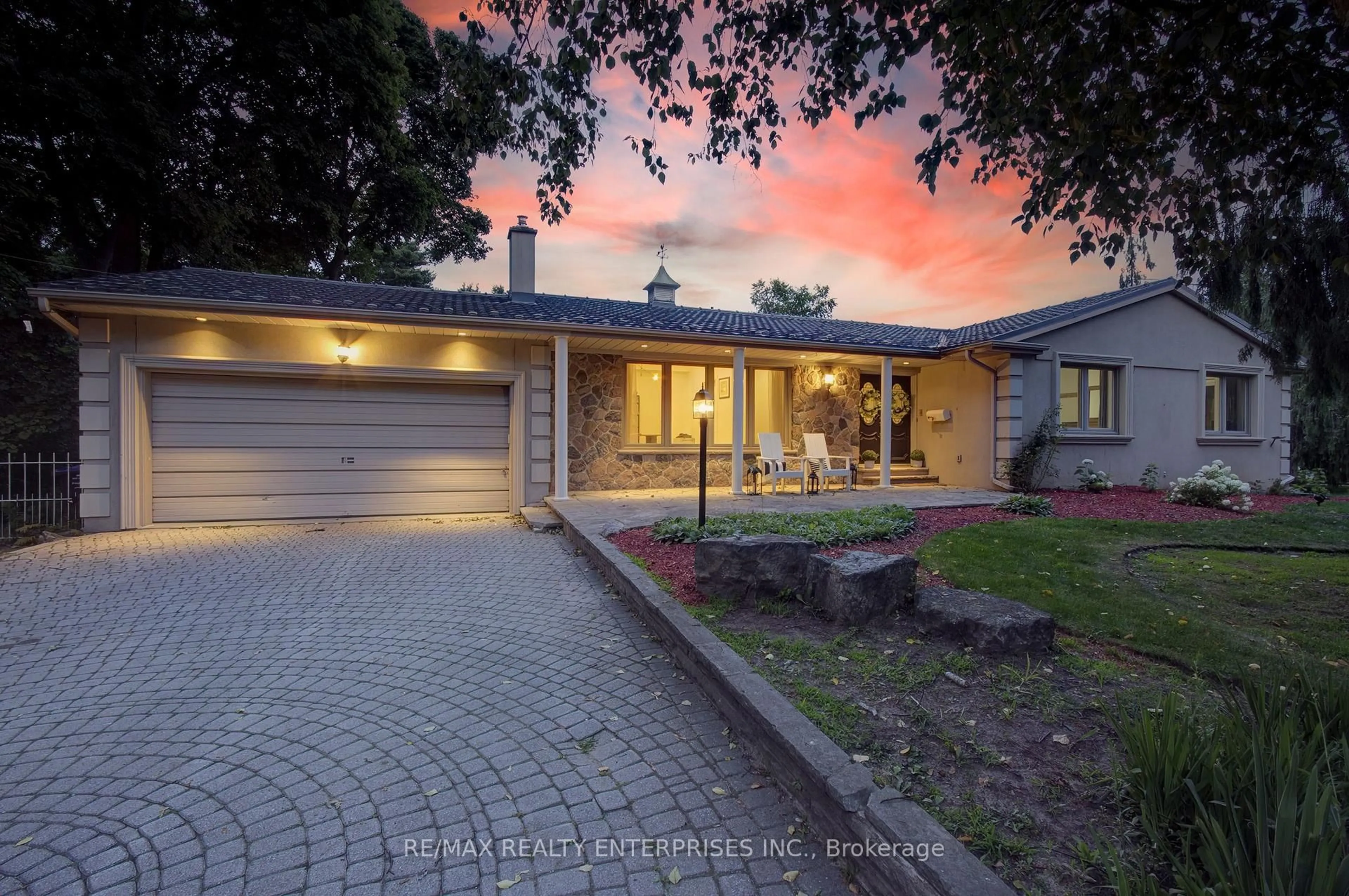 Home with brick exterior material, street for 551 Cochise Cres, Mississauga Ontario L5H 1Y3