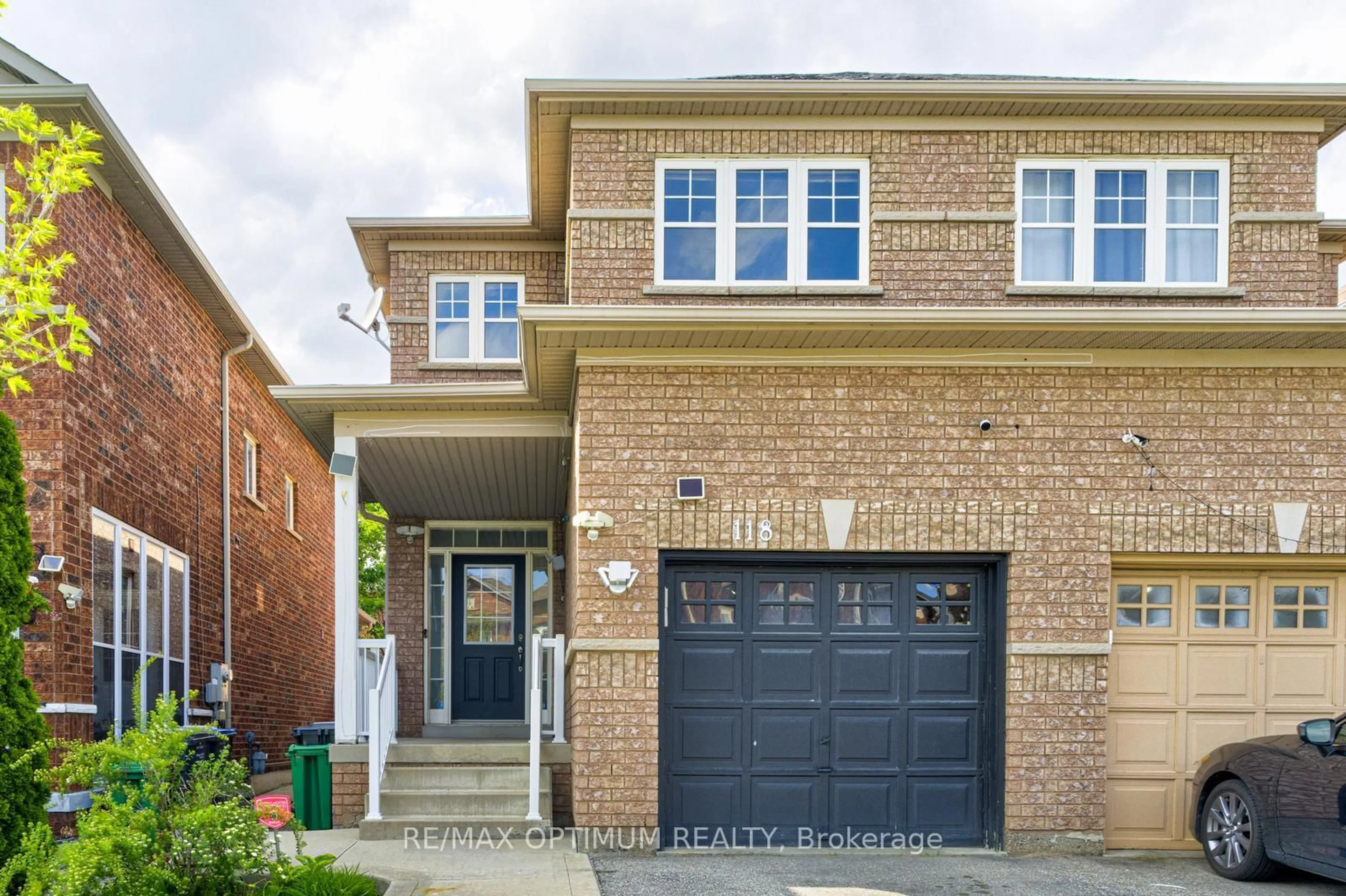 Home with brick exterior material, street for 118 Nathaniel Cres, Brampton Ontario L6Y 5M3