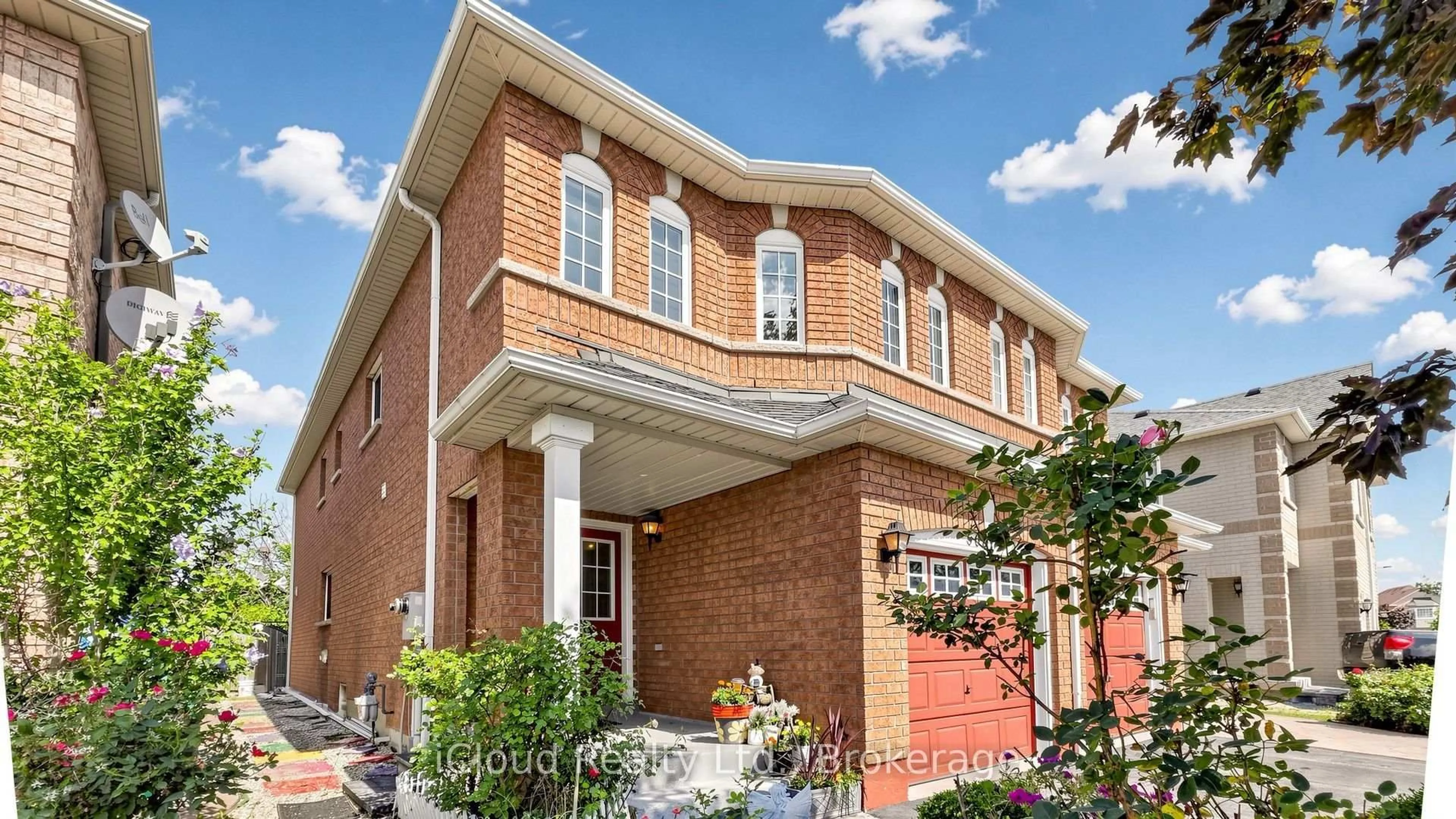 Home with brick exterior material, building for 5661 Volpe Ave, Mississauga Ontario L5V 3A6